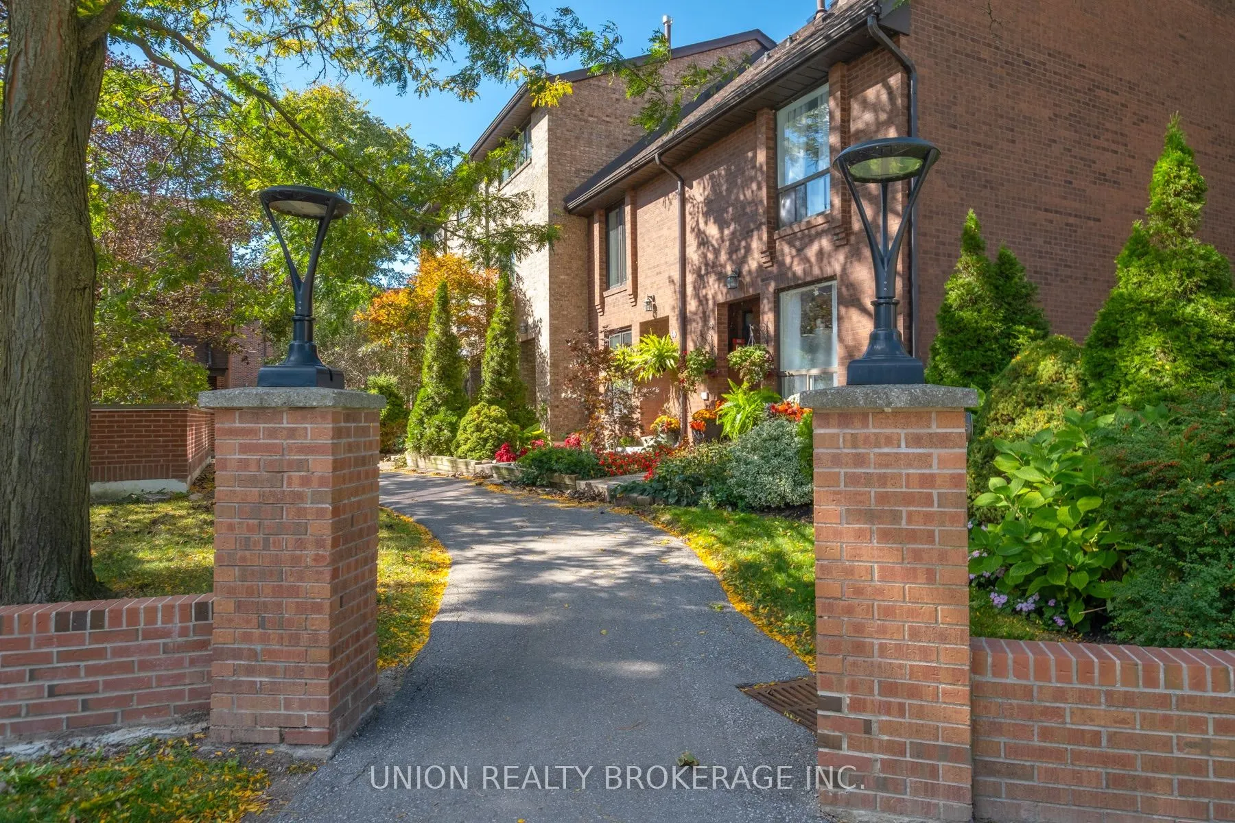 30 Livingston Road #11