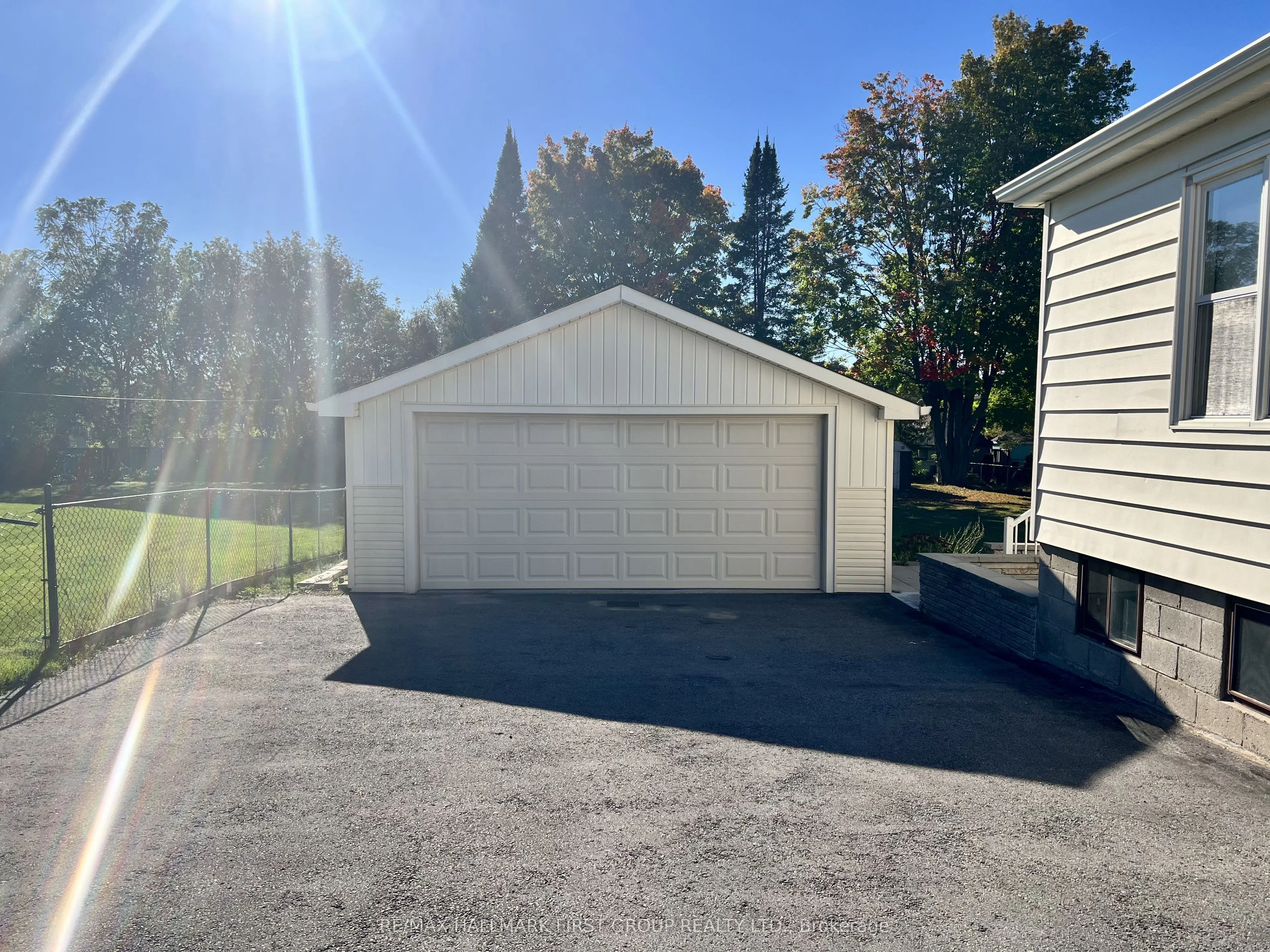 1984 Glendale Drive