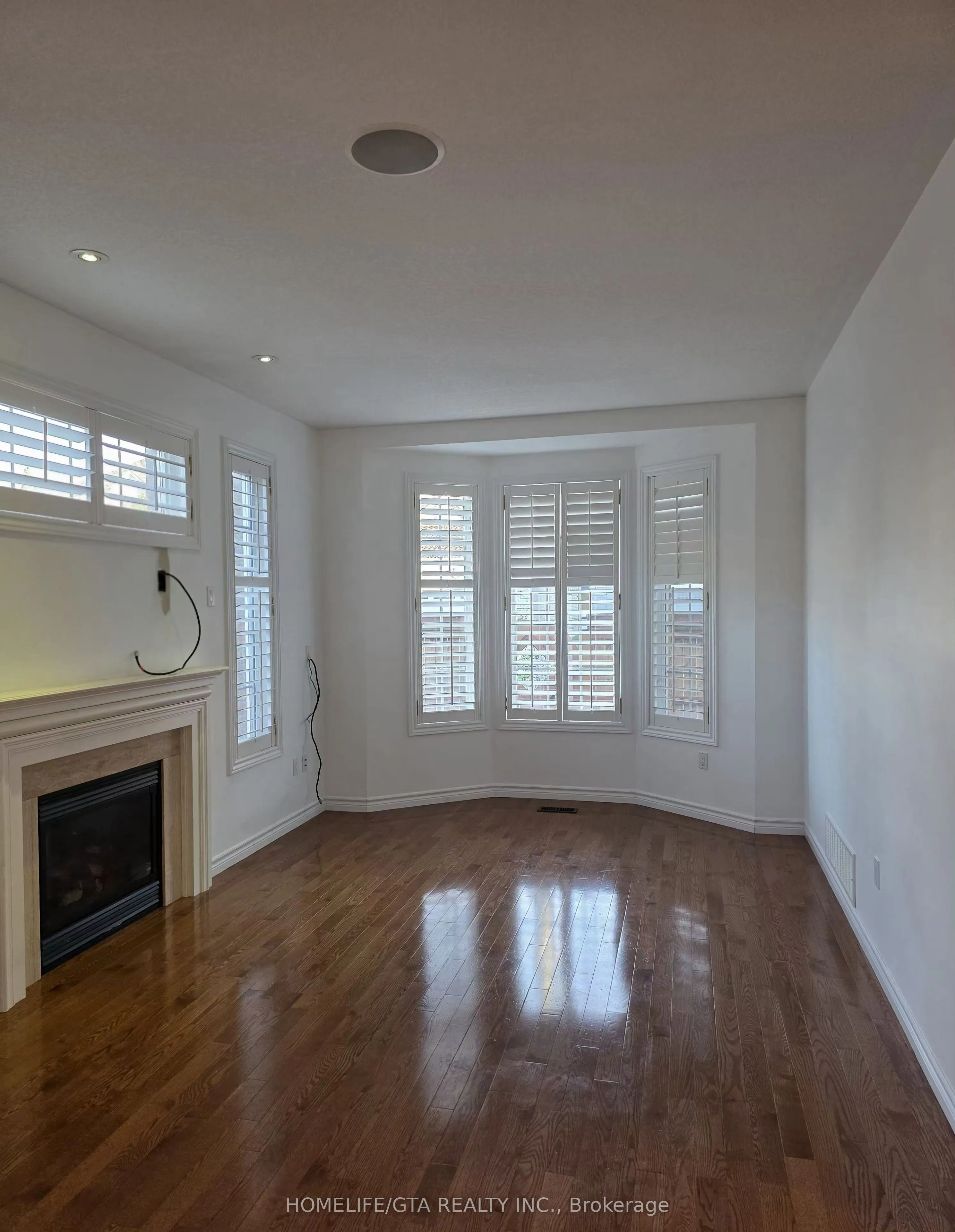591 Oxbow Crescent