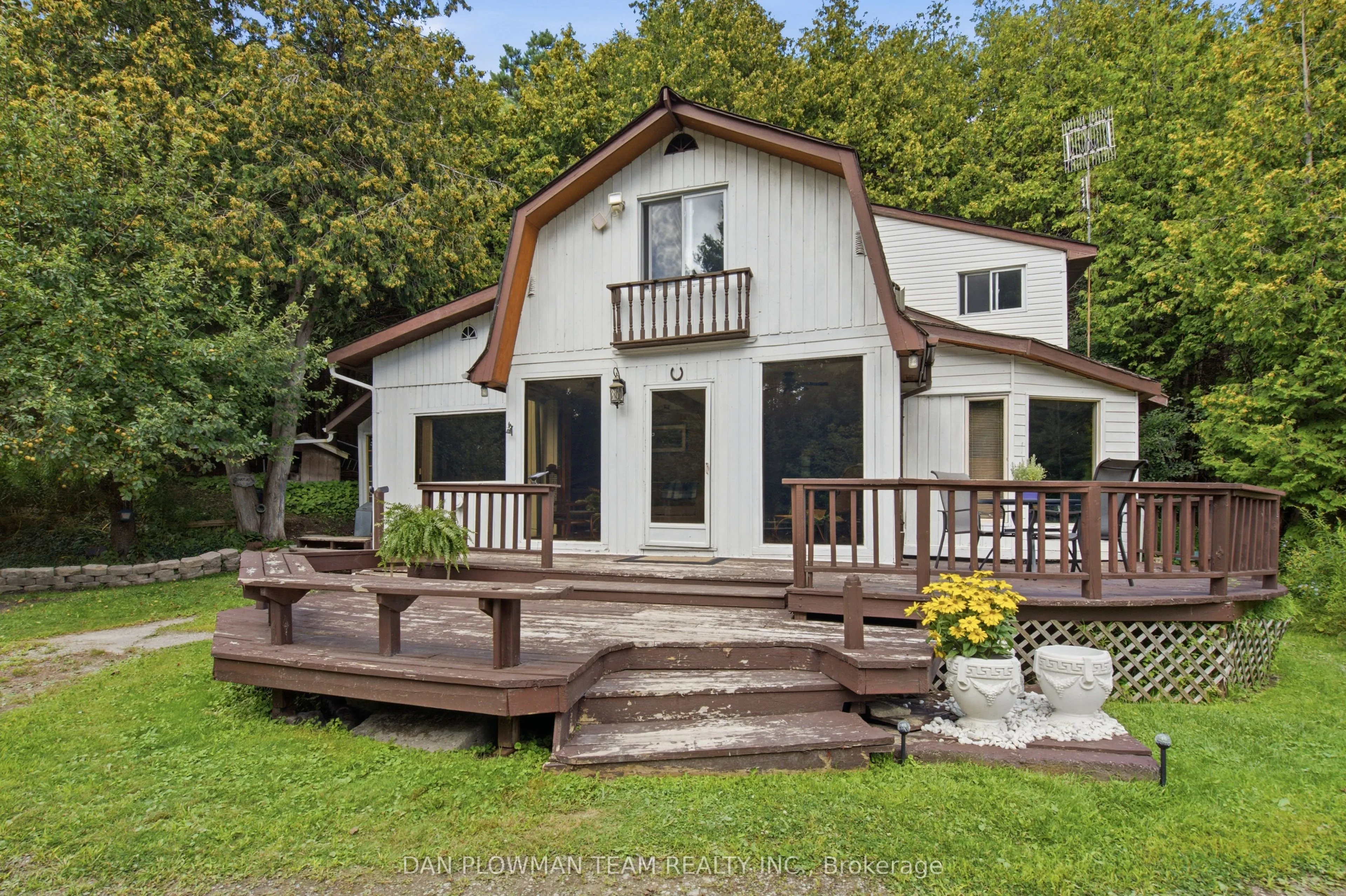 6458 Gibbs Road