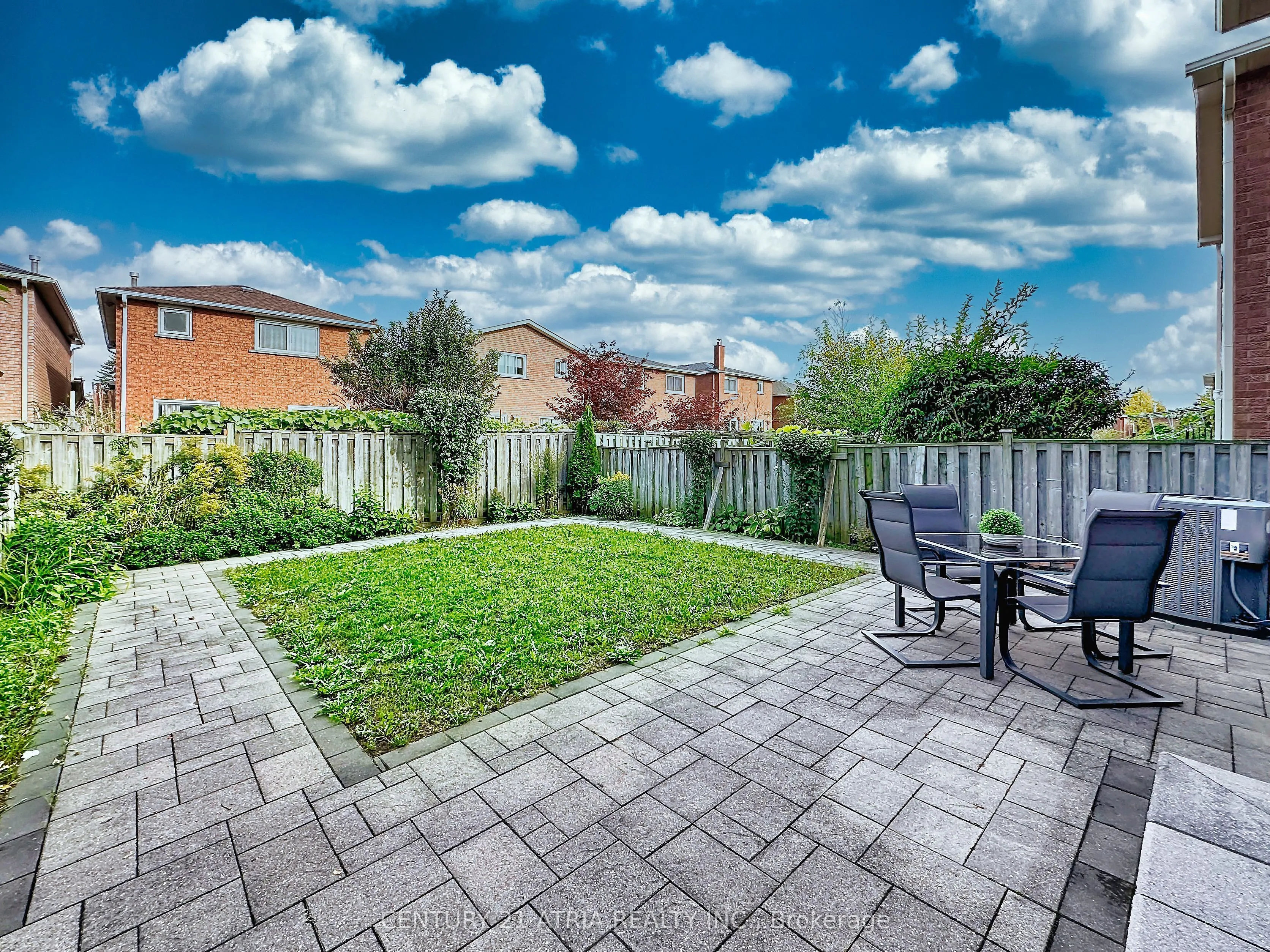 58 Danjohn Crescent