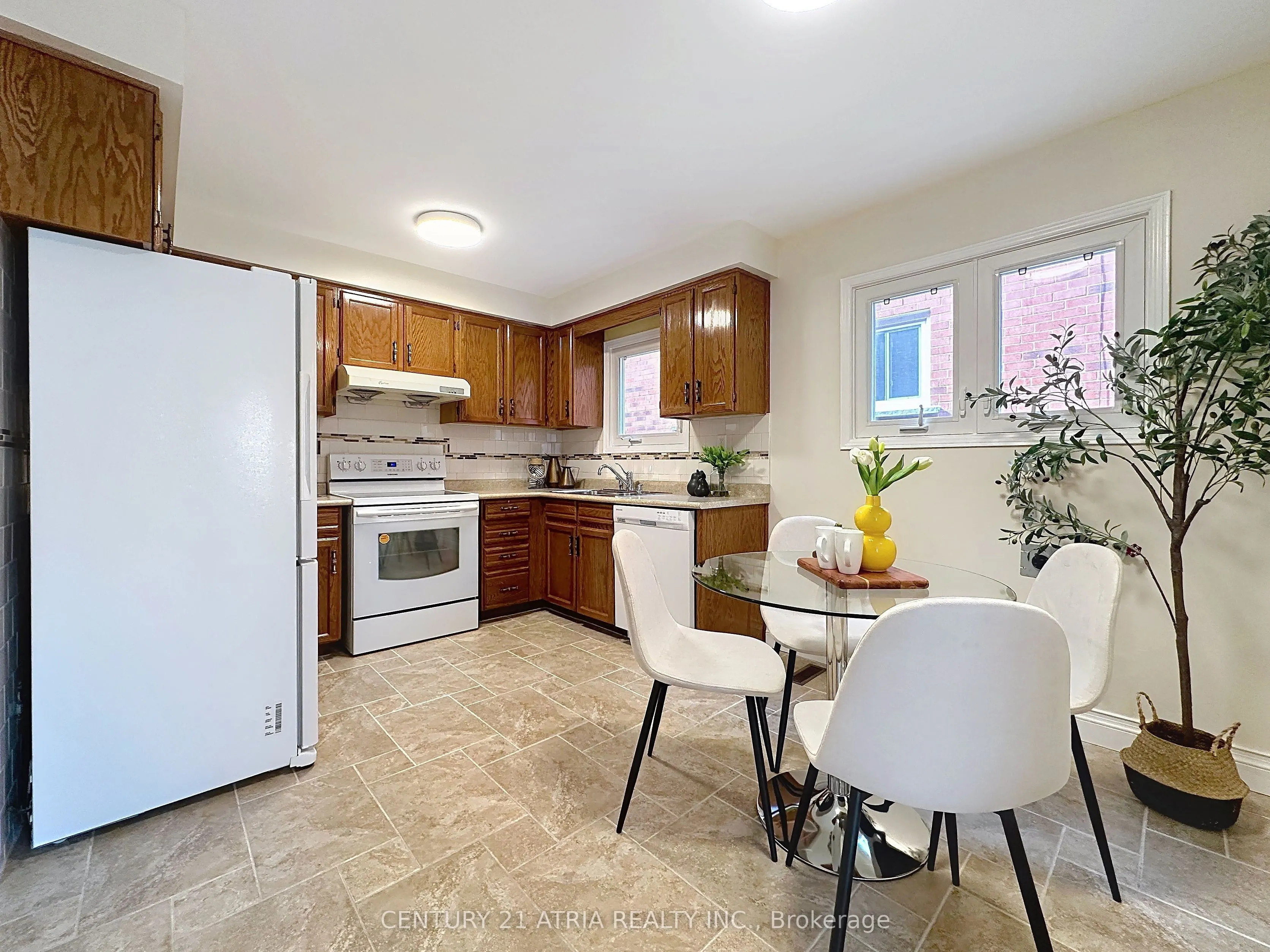 58 Danjohn Crescent