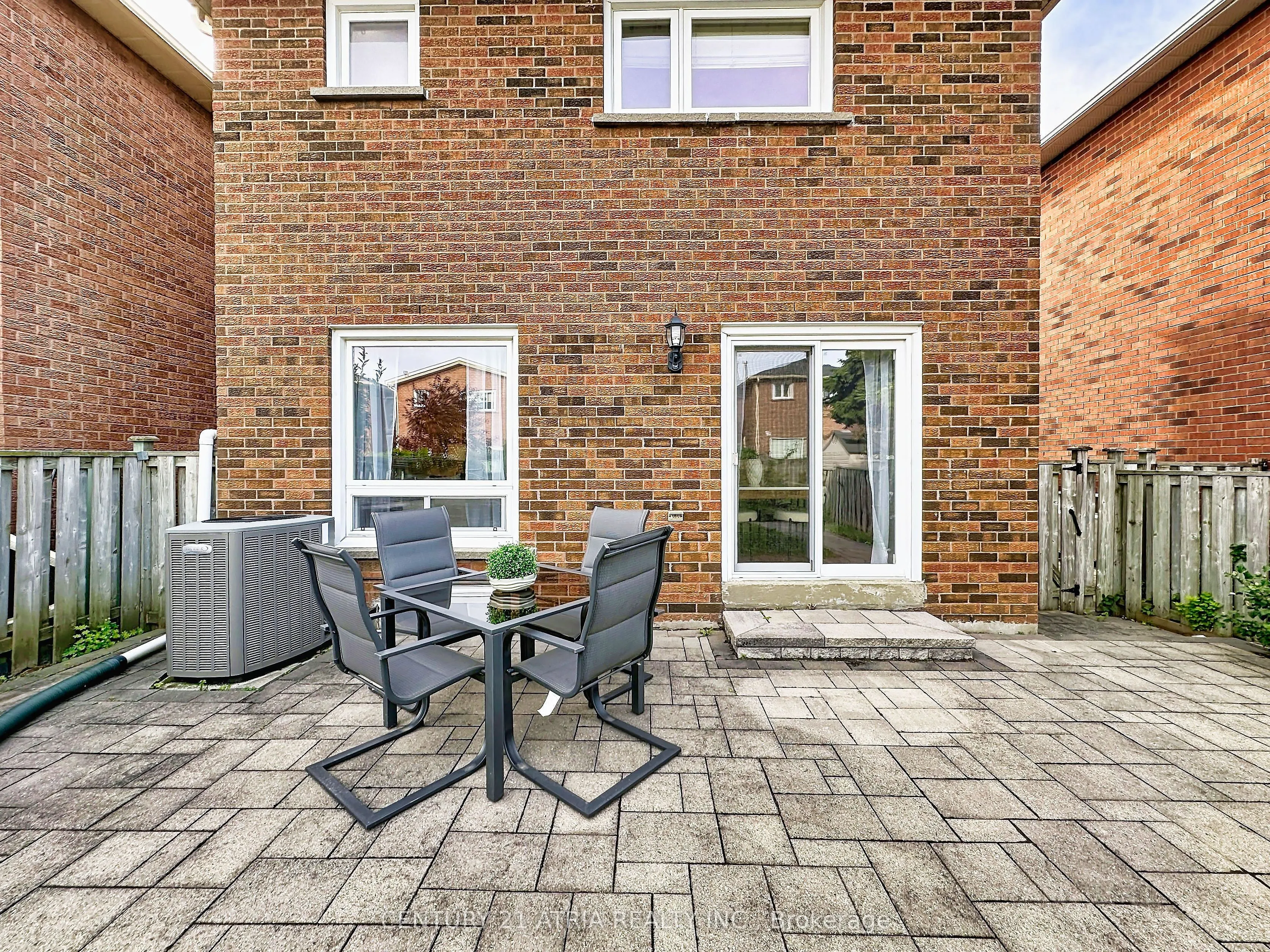 58 Danjohn Crescent