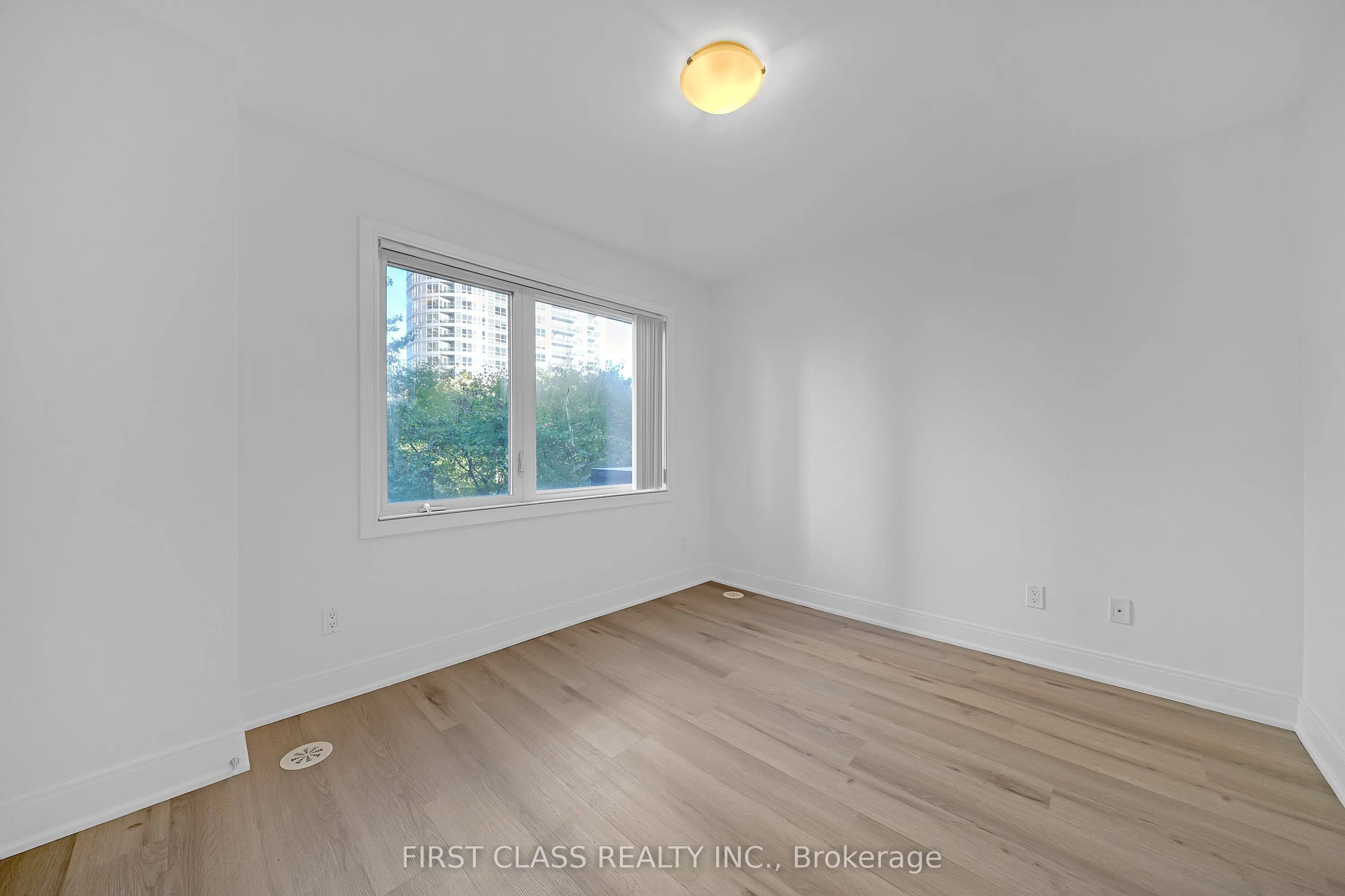 310 Village Green Square #14