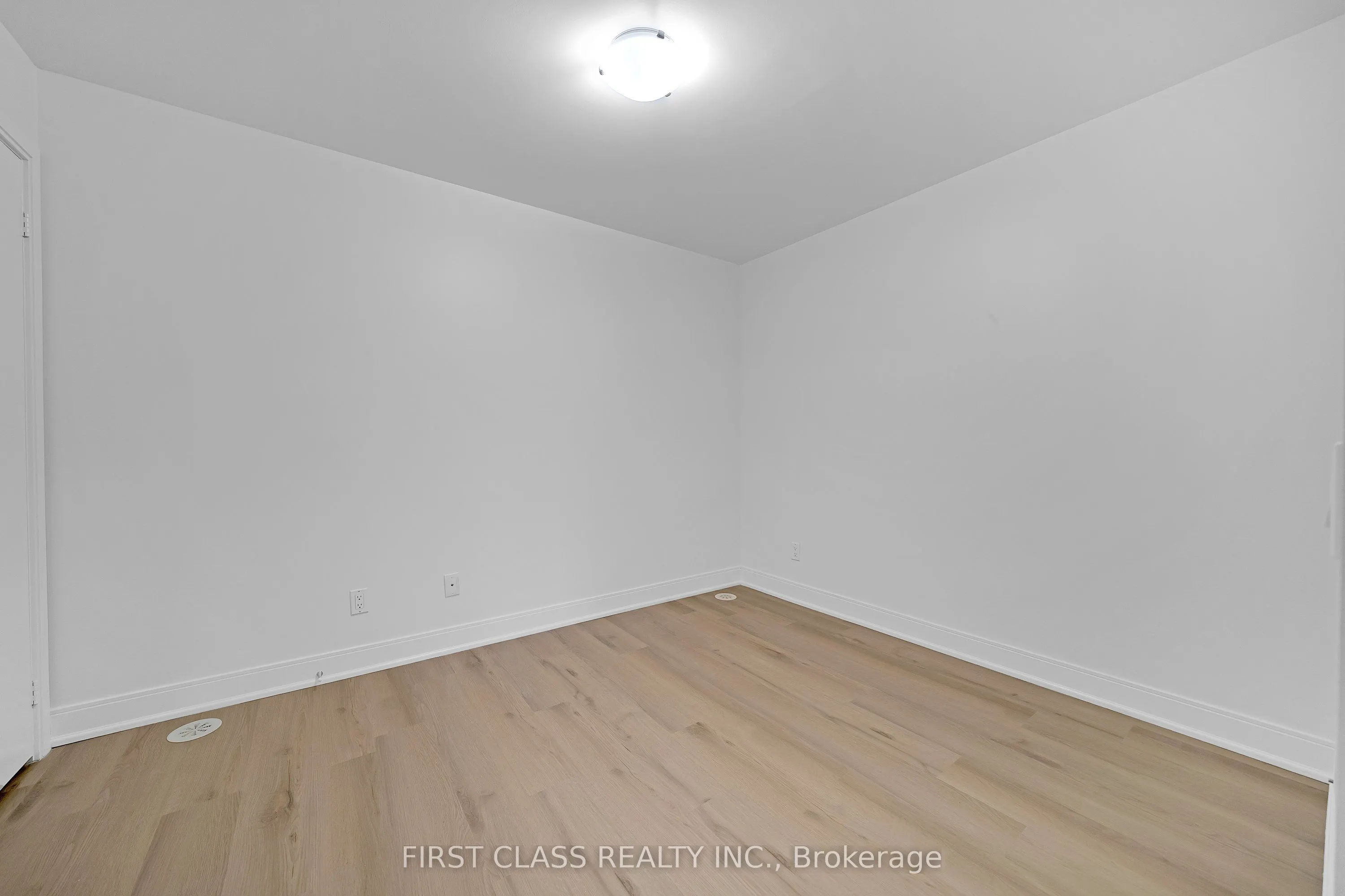 310 Village Green Square #14