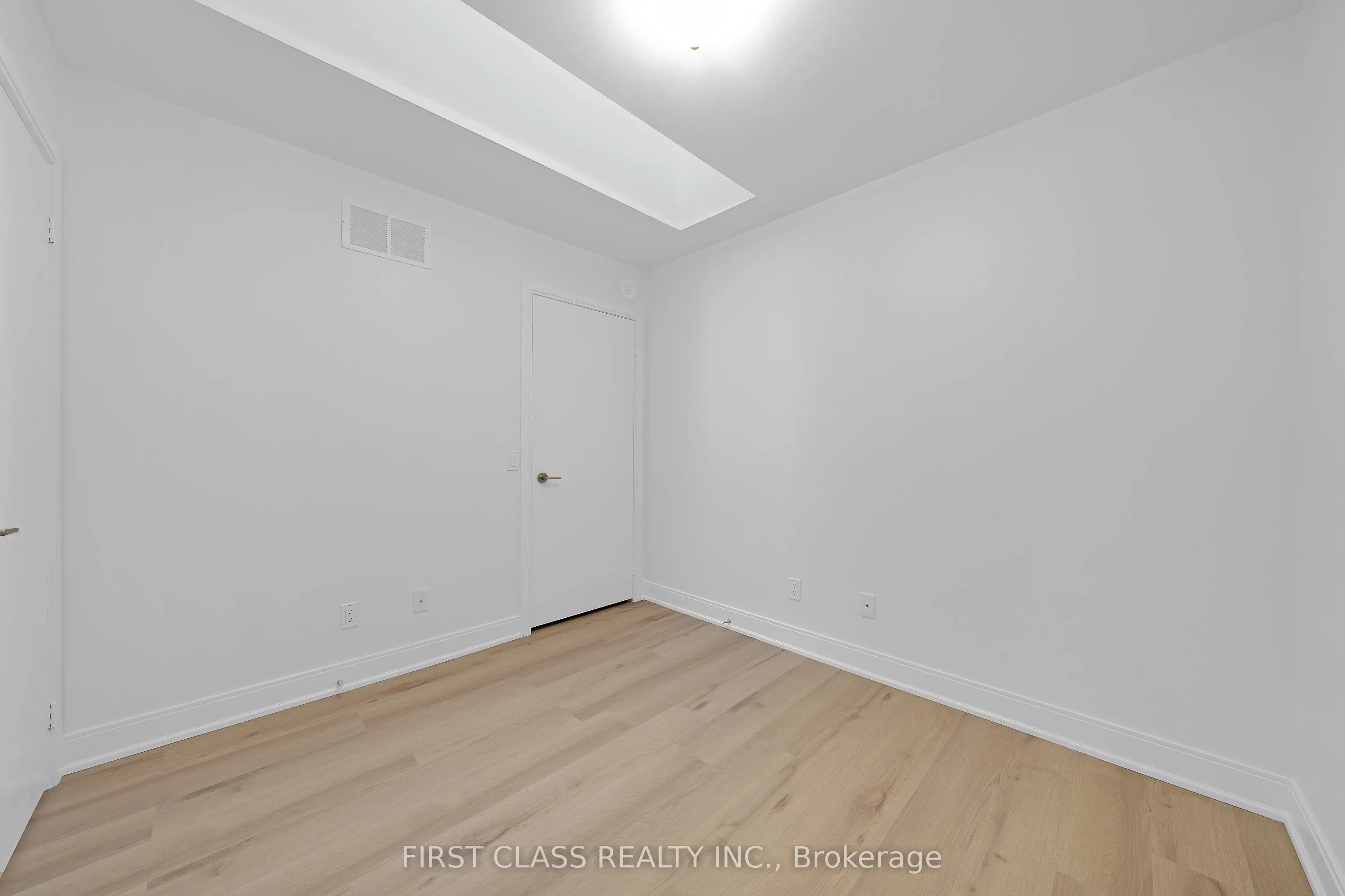 310 Village Green Square #14
