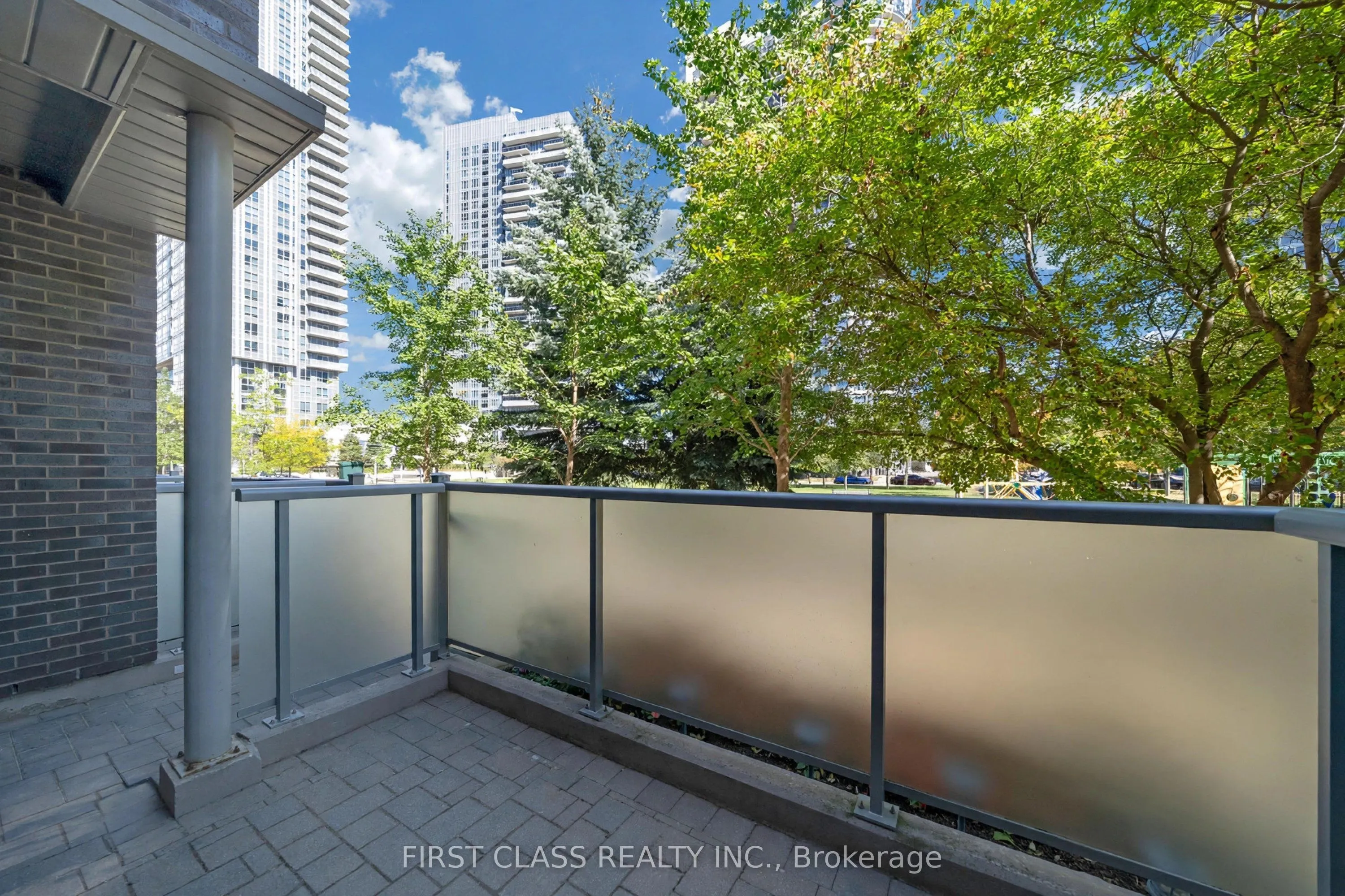 310 Village Green Square #14