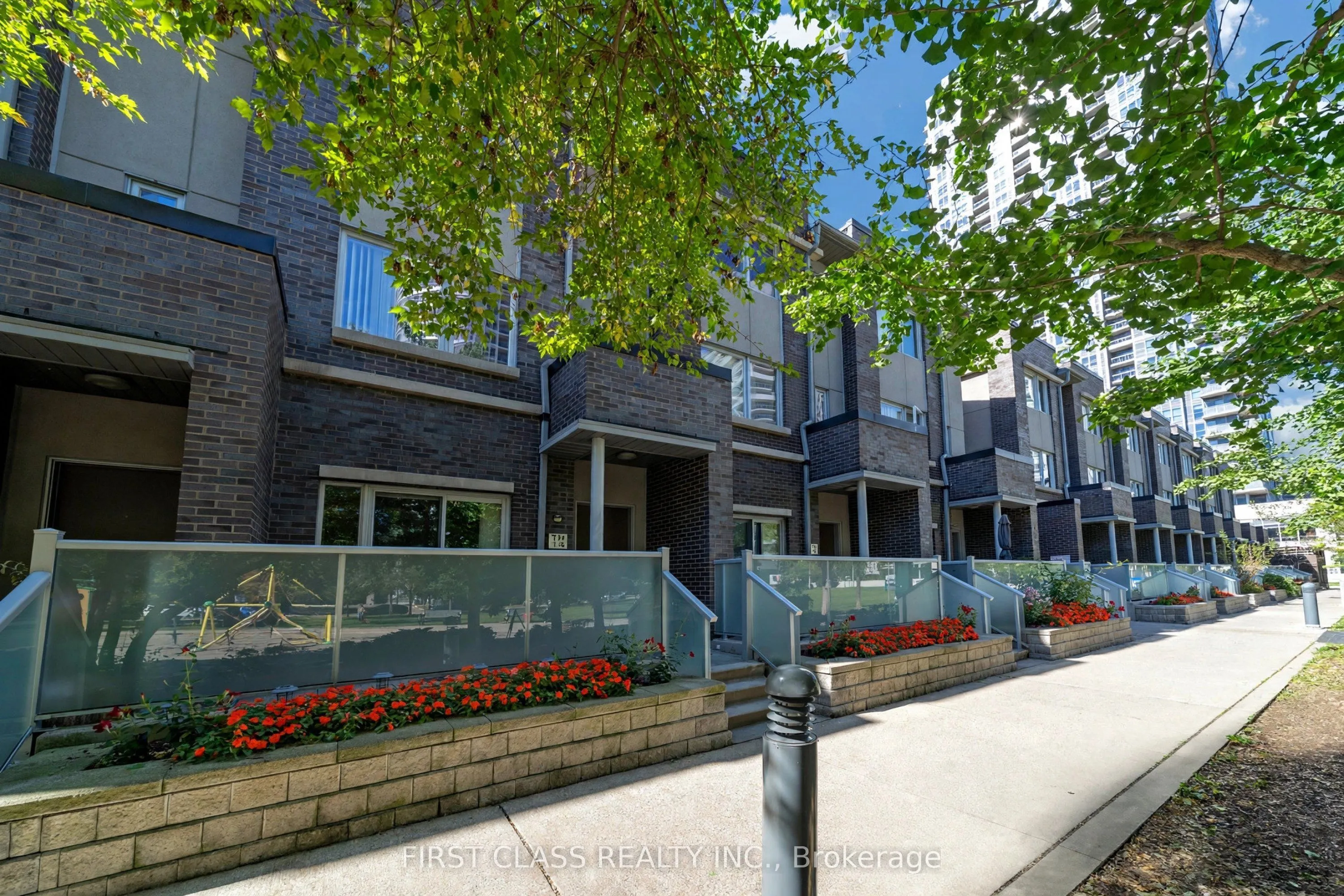 310 Village Green Square #14