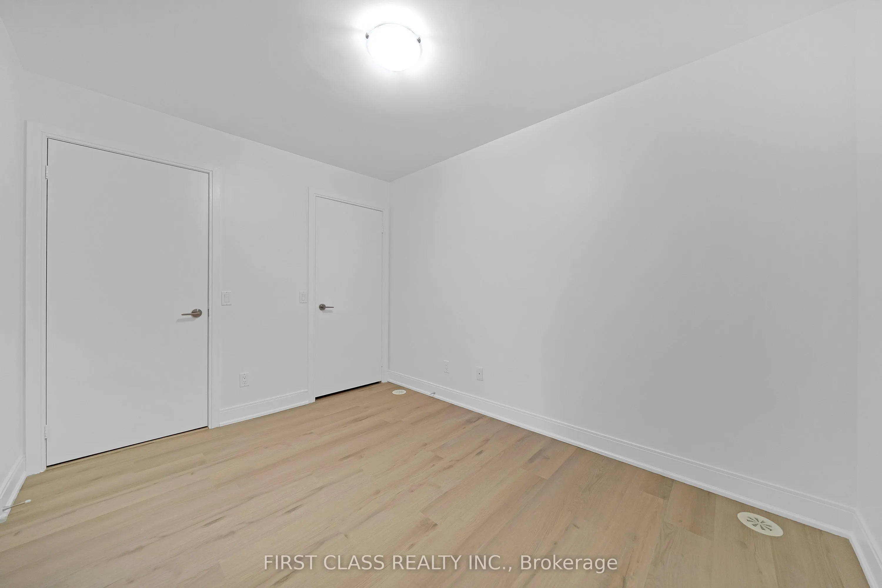 310 Village Green Square #14