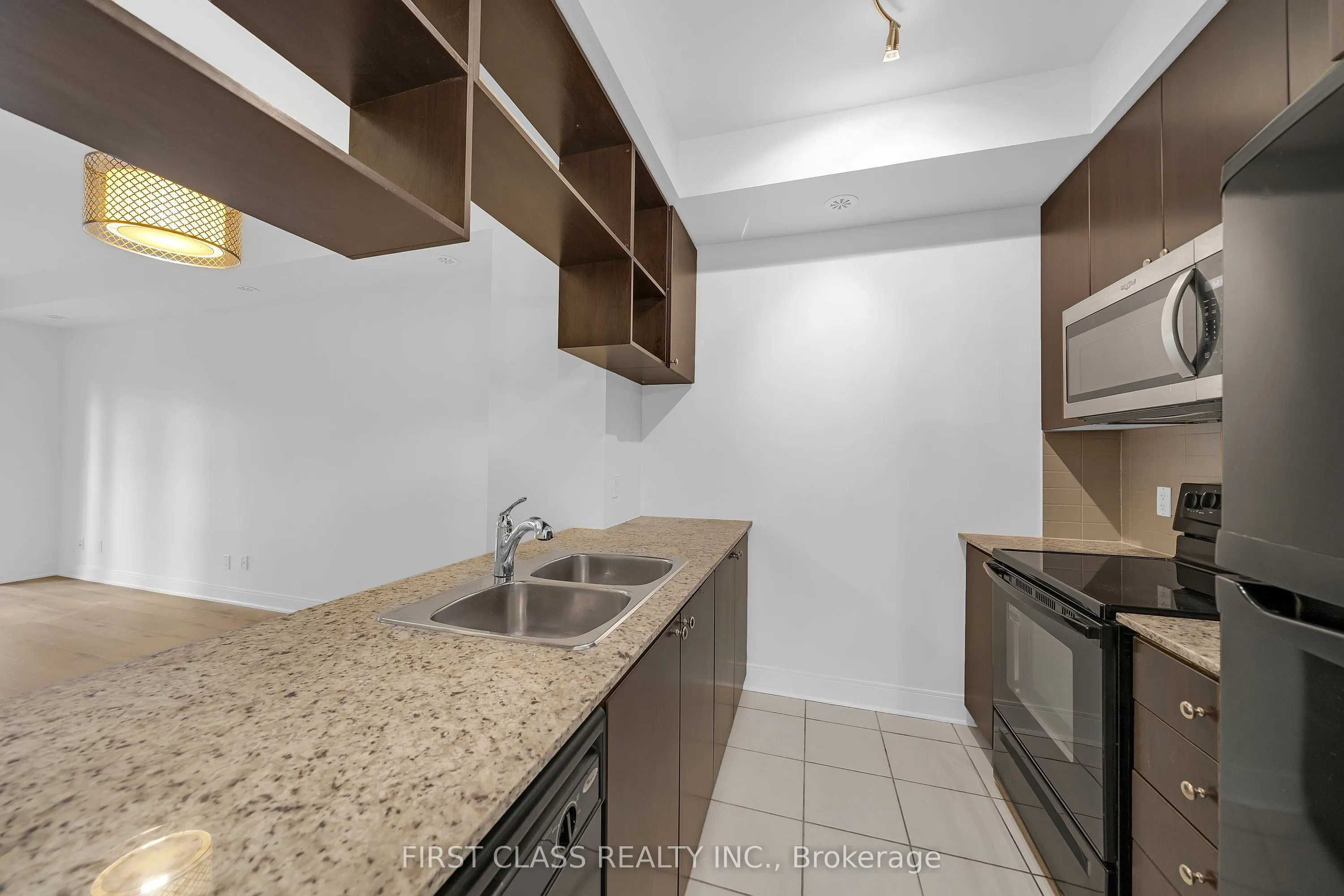 310 Village Green Square #14