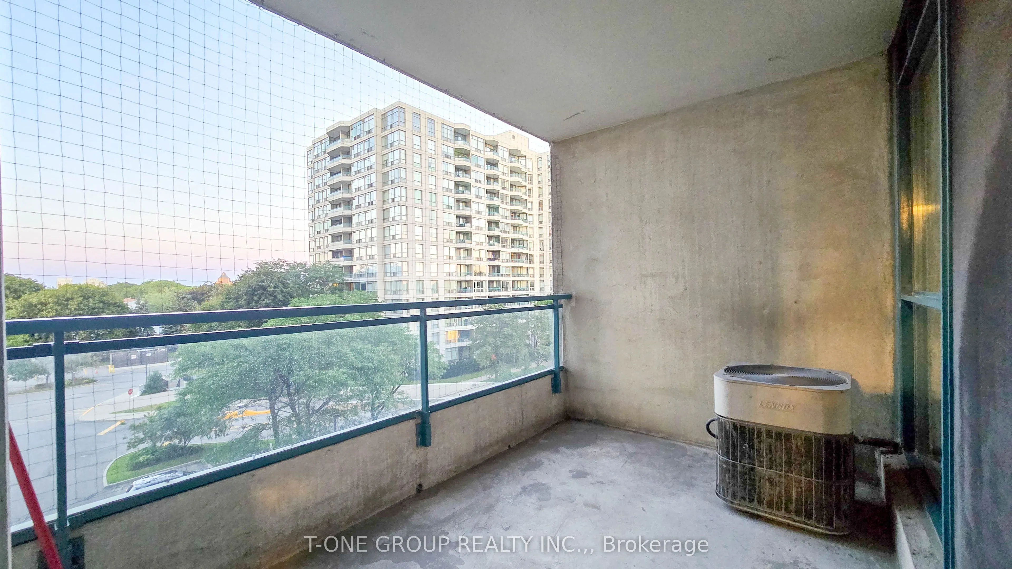 4725 Sheppard Avenue E #516