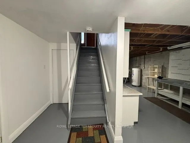 320 Myrtle Road E