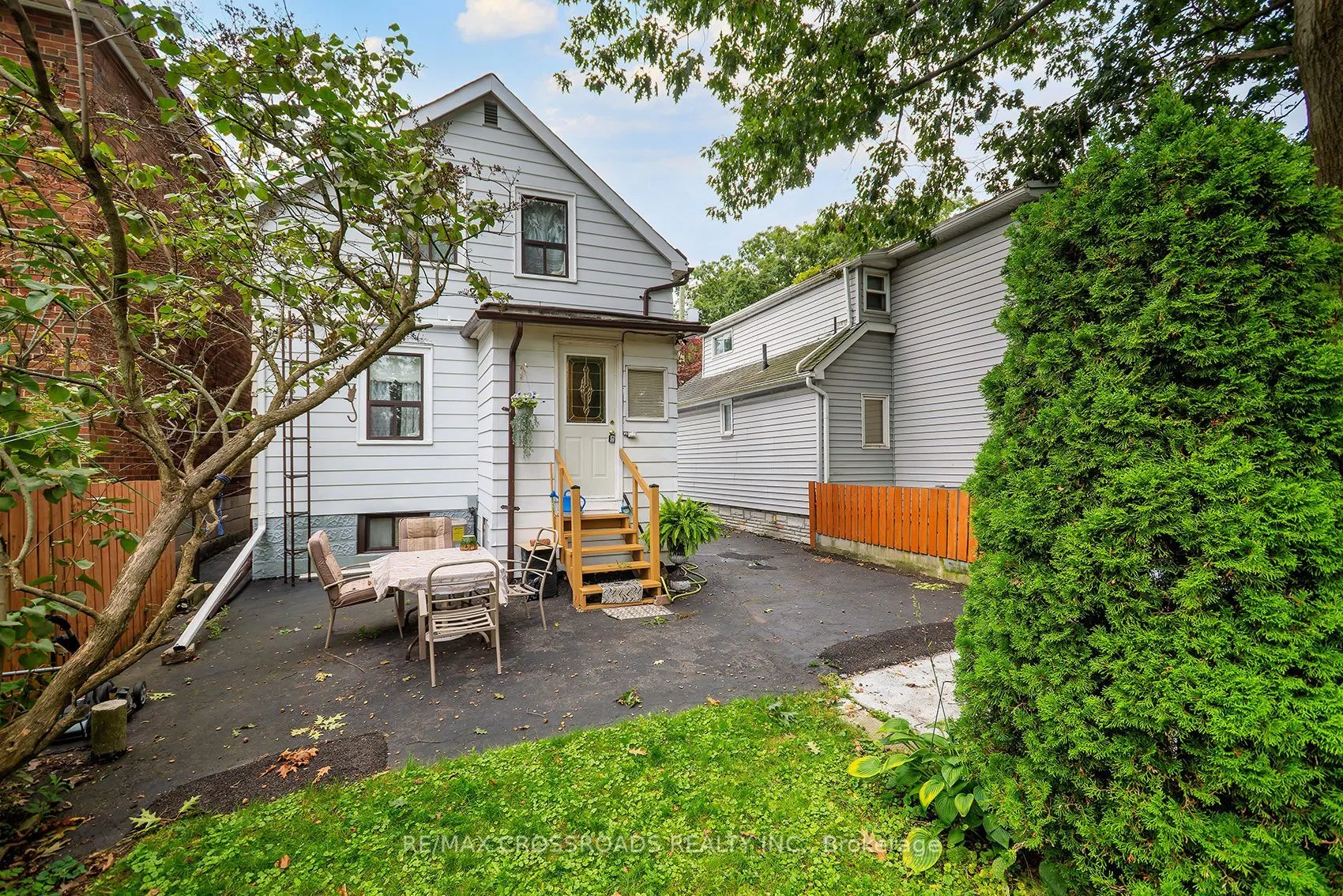 36 Mcdonald Avenue