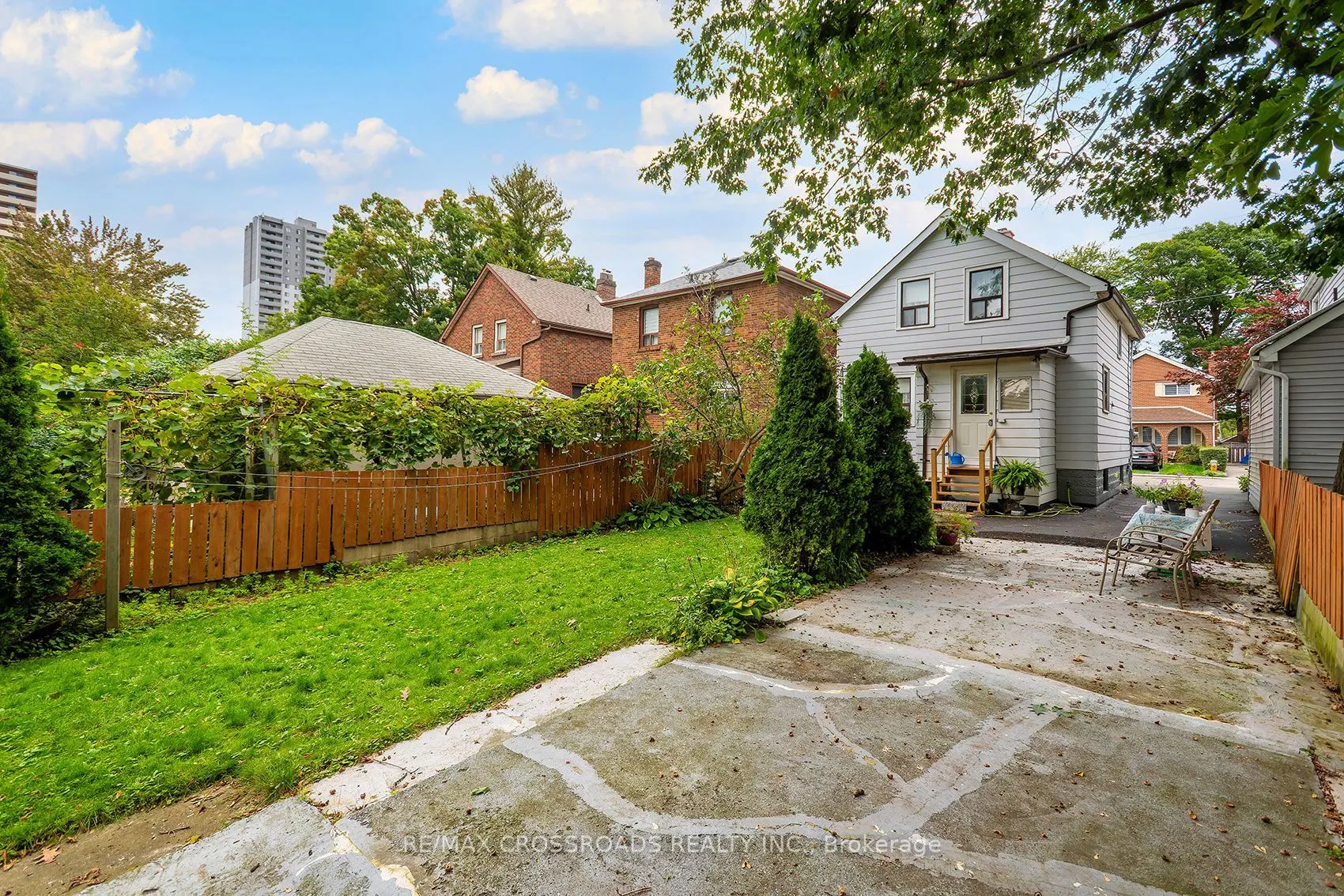 36 Mcdonald Avenue