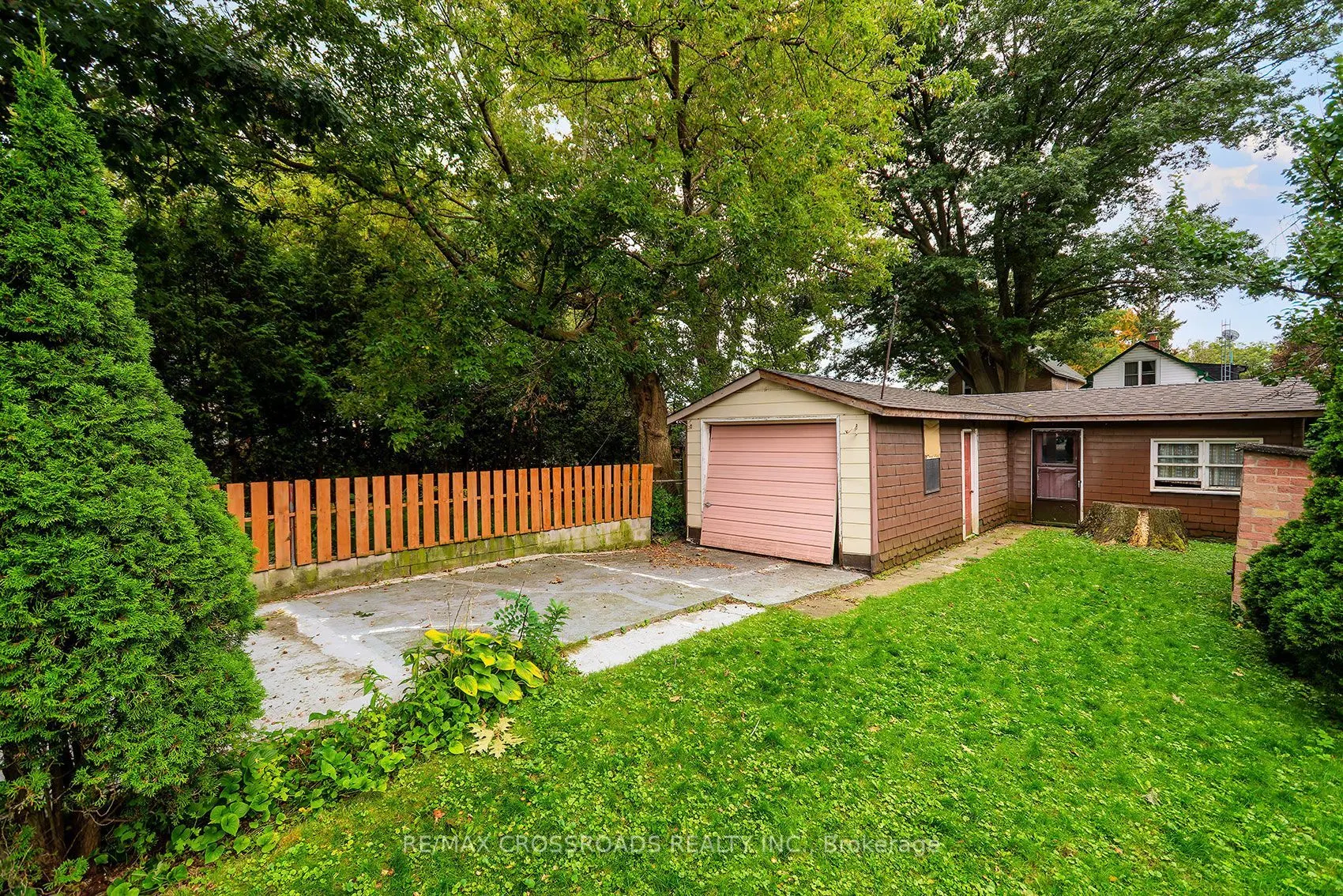 36 Mcdonald Avenue