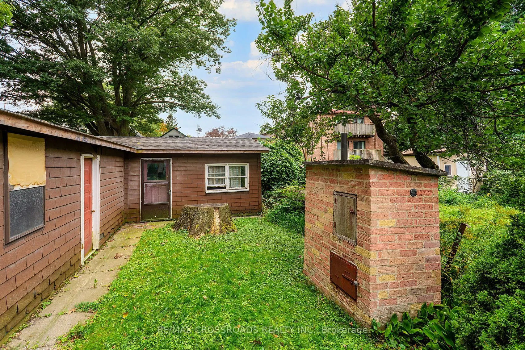 36 Mcdonald Avenue
