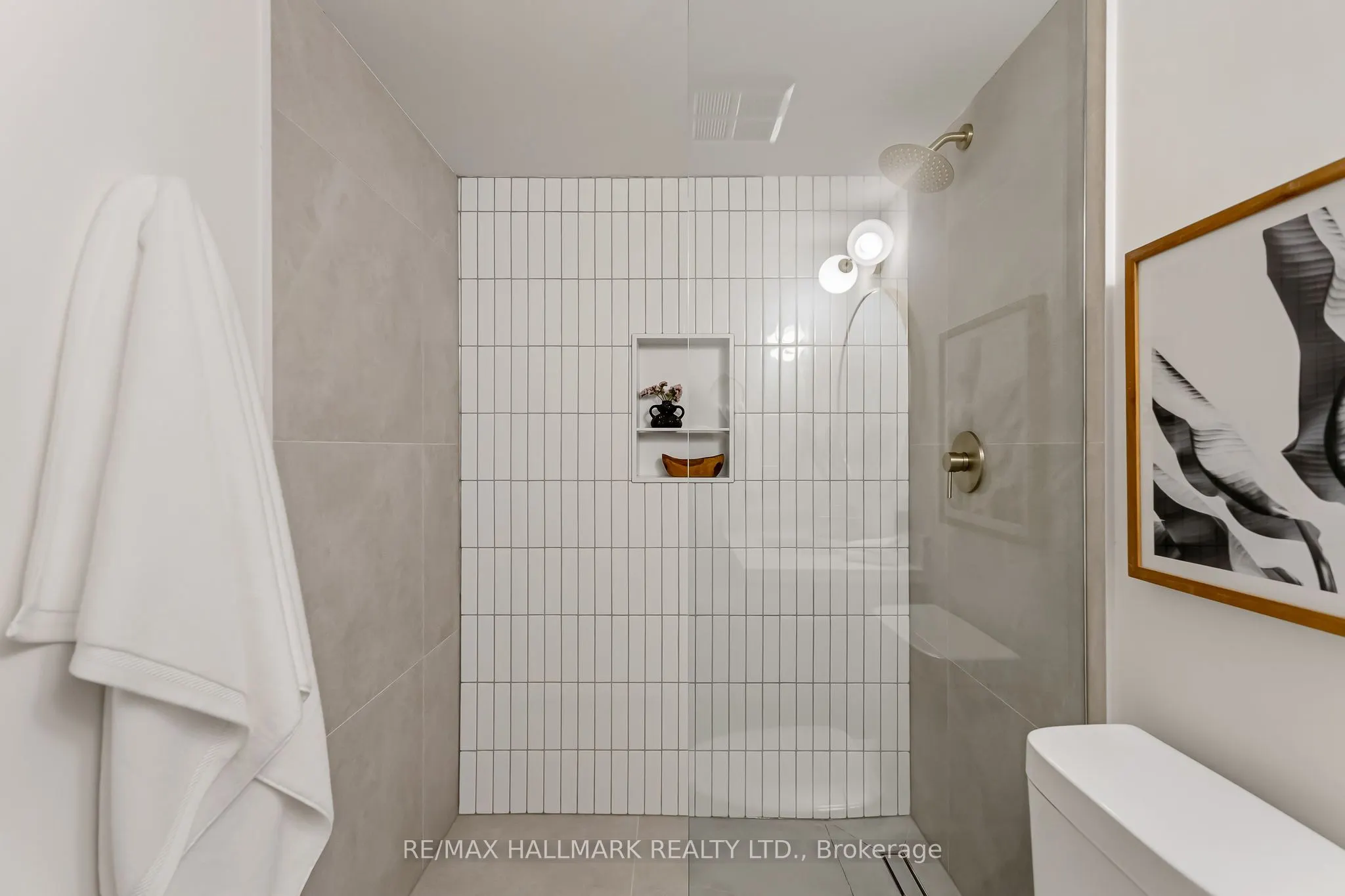 1797 Queen Street E #404