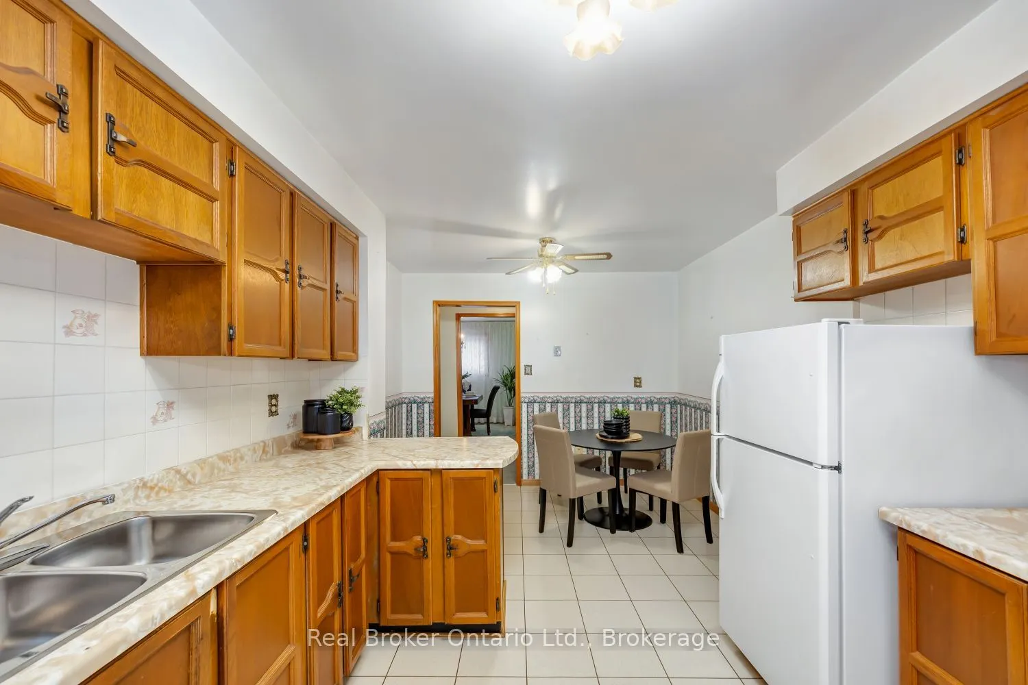 919 Exeter Street