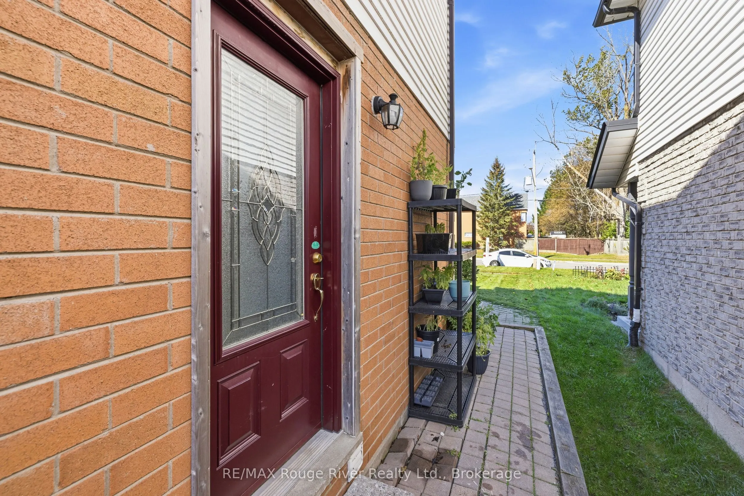 95 B Concession Street E