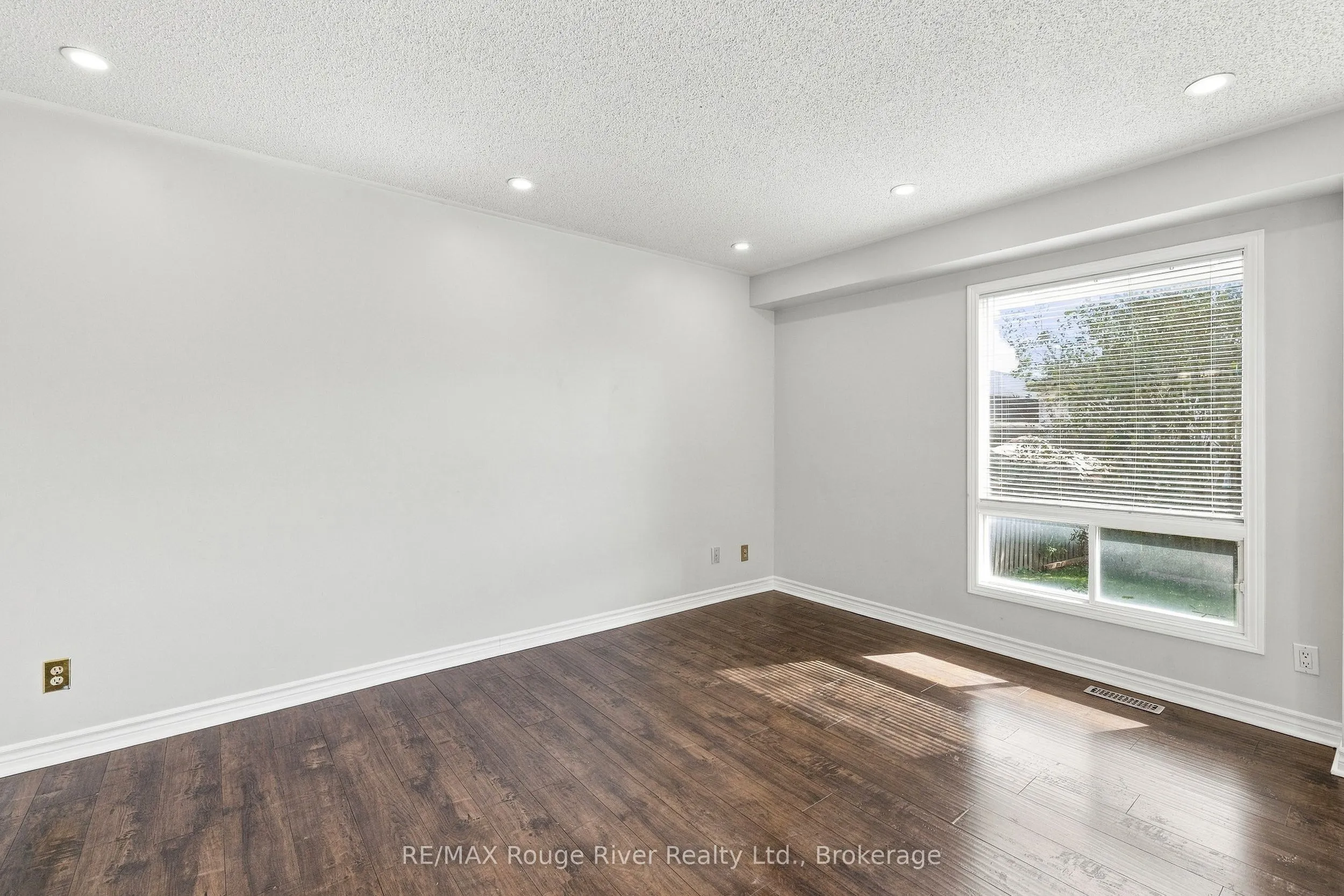 95 B Concession Street E