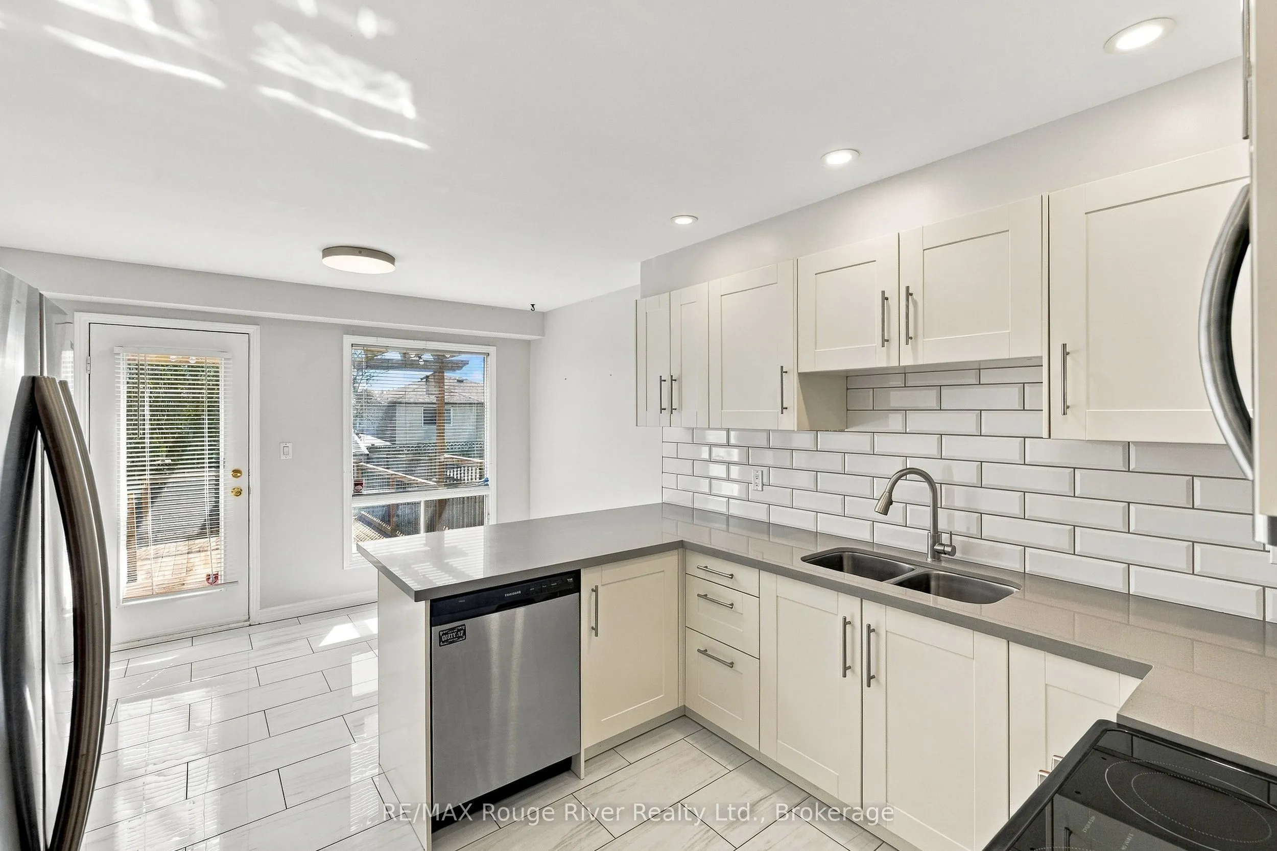 95 B Concession Street E