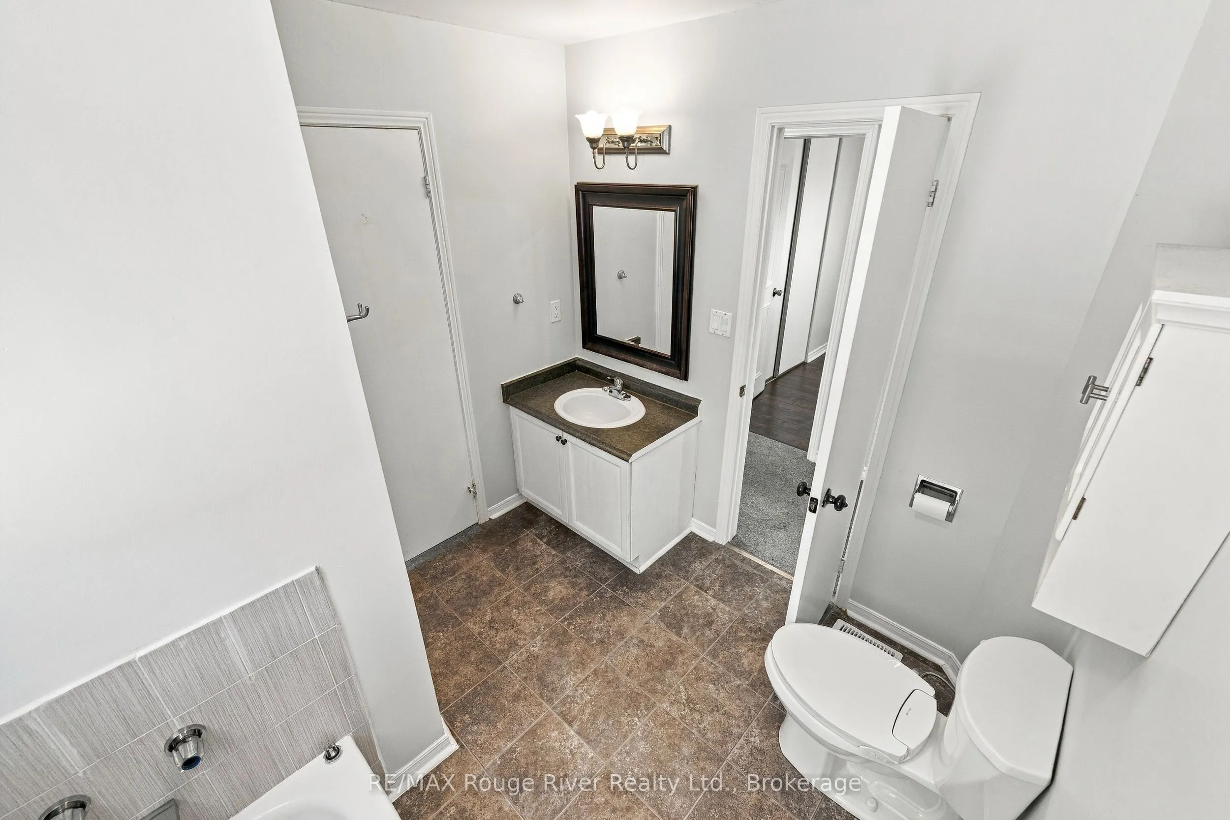 95 B Concession Street E