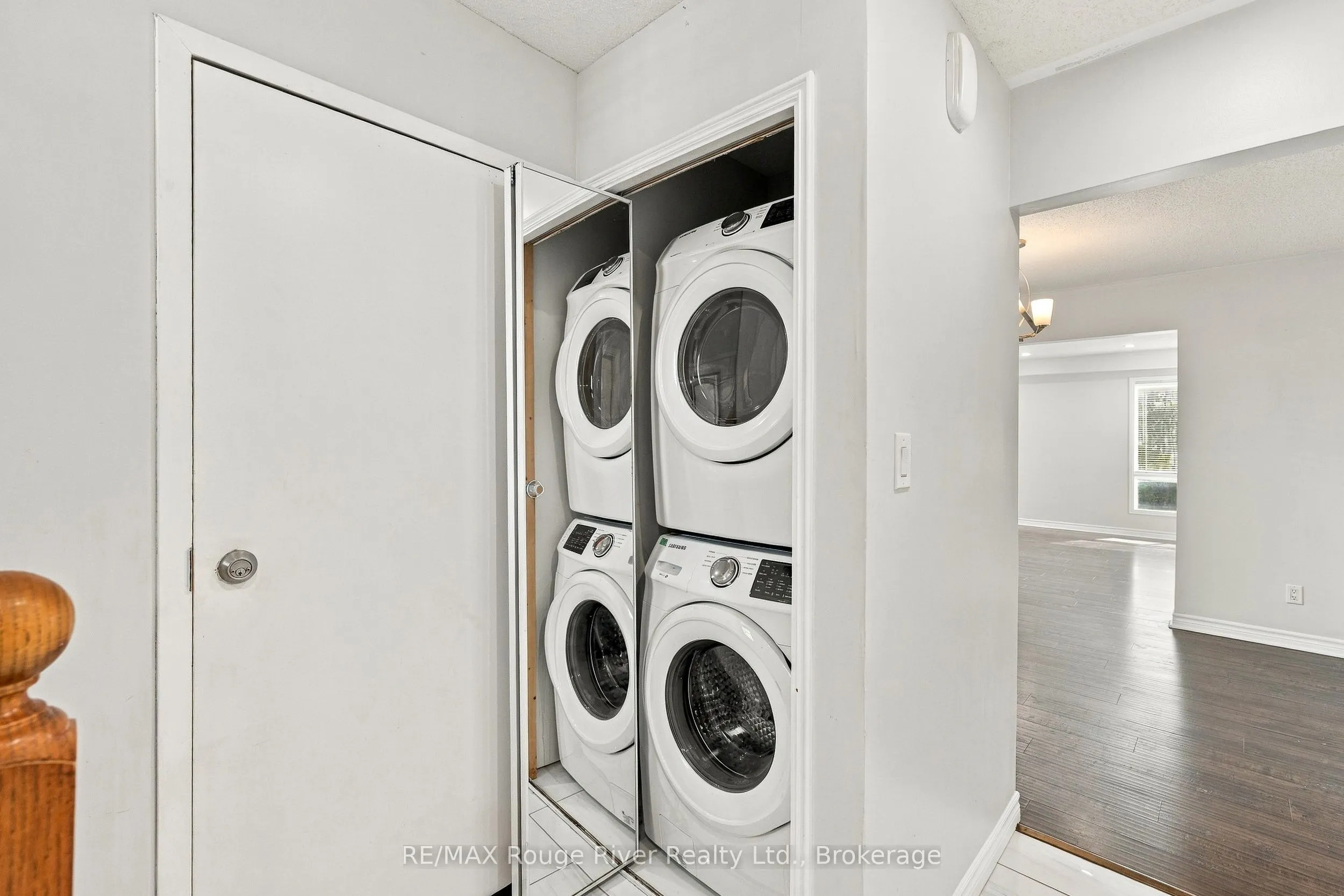 95 B Concession Street E