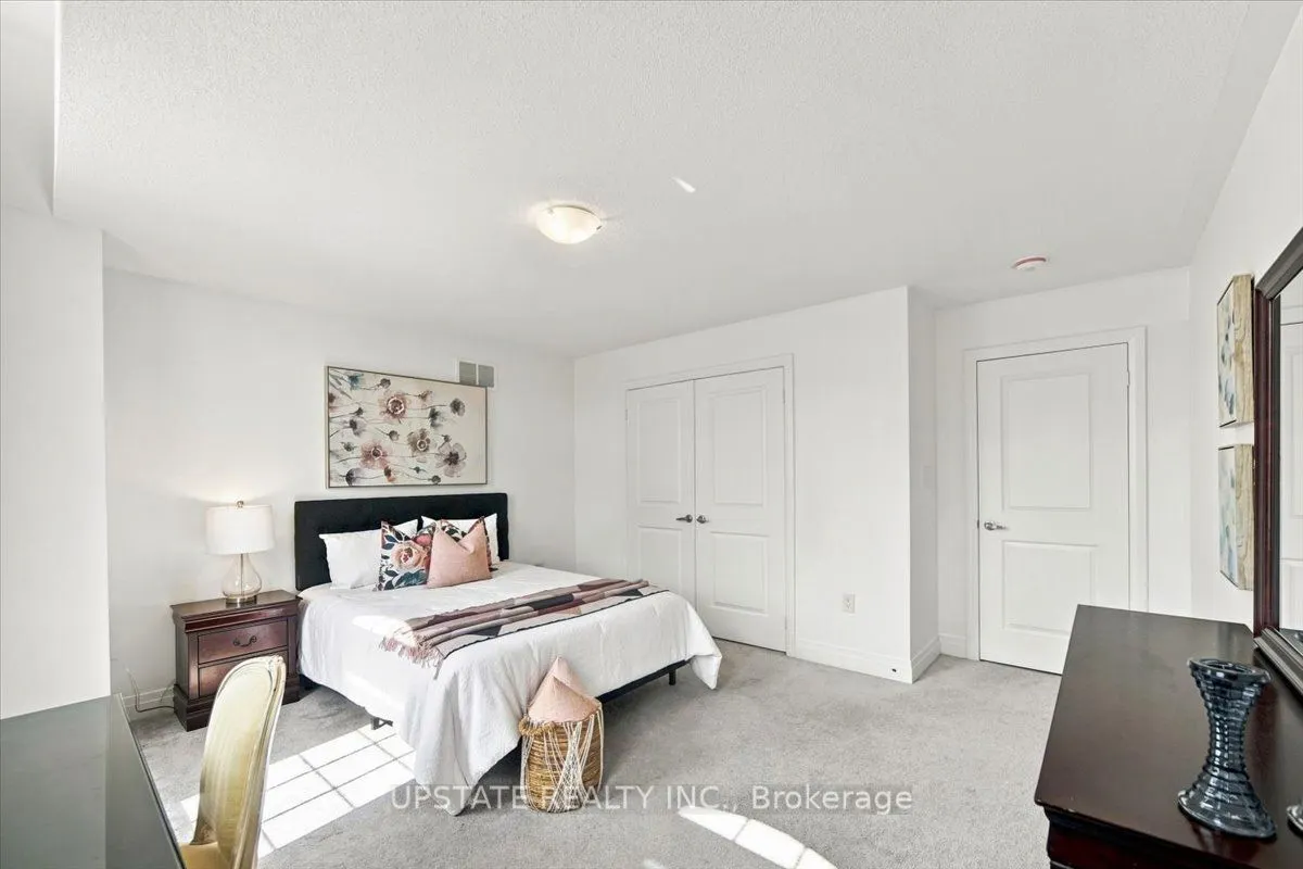 18 Blenheim Circle