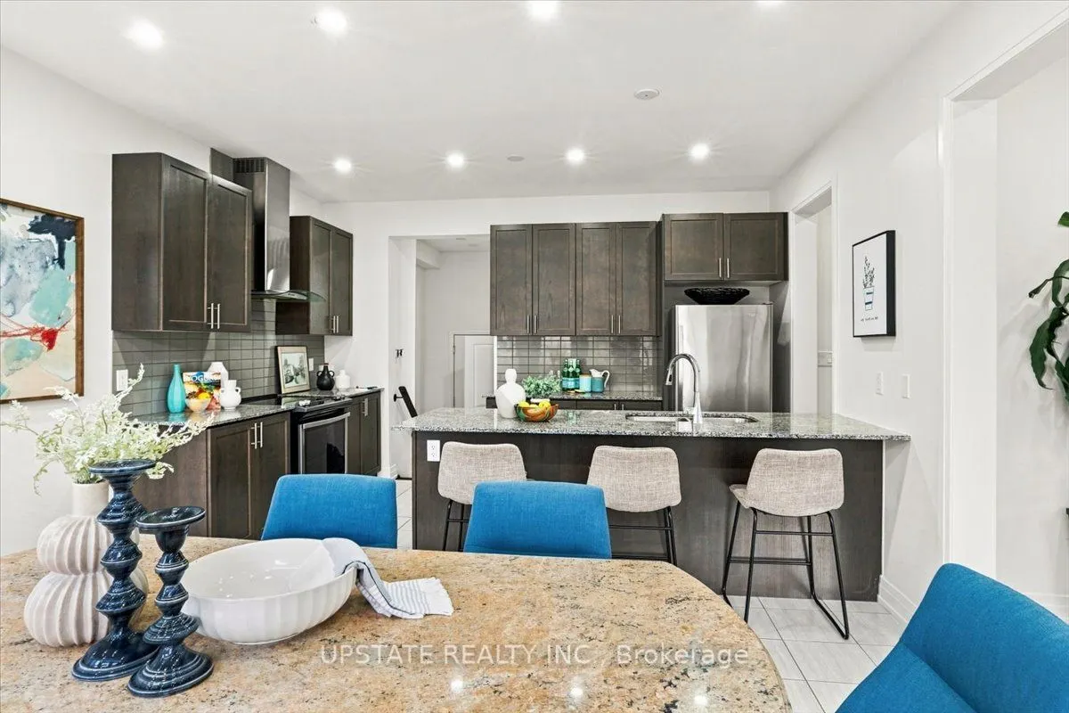 18 Blenheim Circle