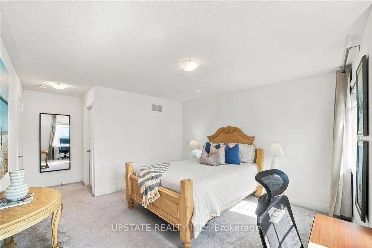 18 Blenheim Circle
