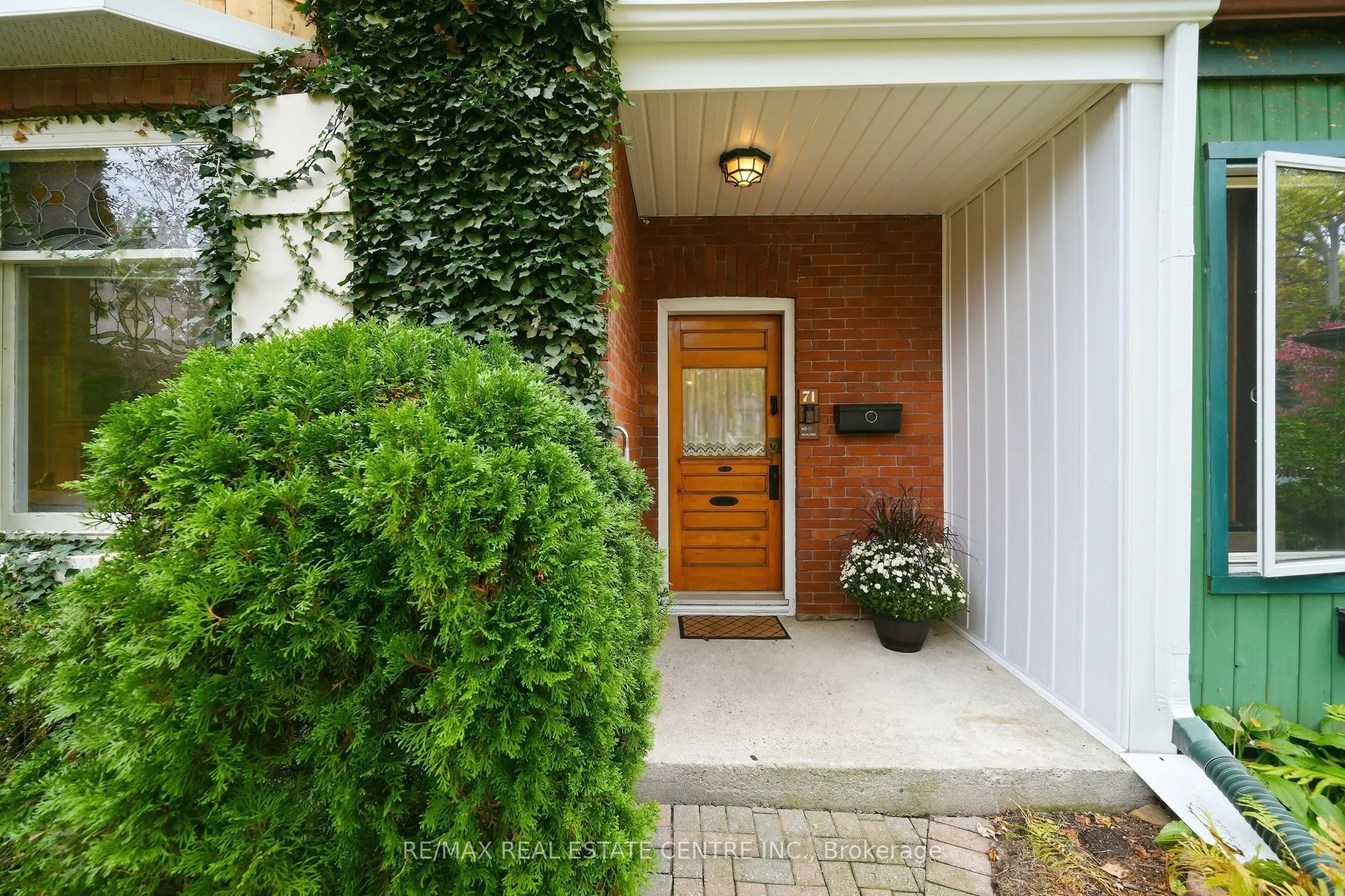 71 Lyall Avenue