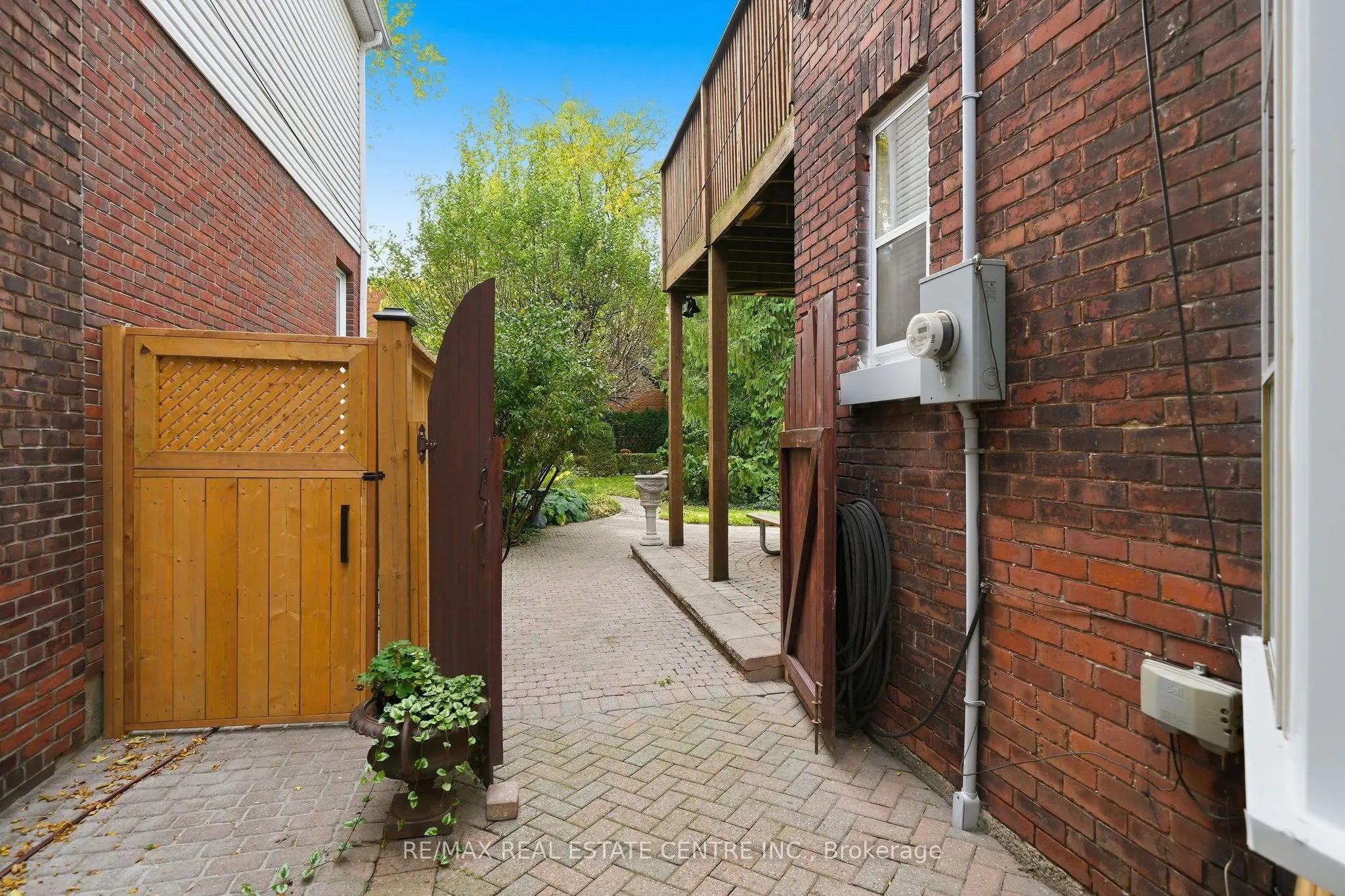 71 Lyall Avenue