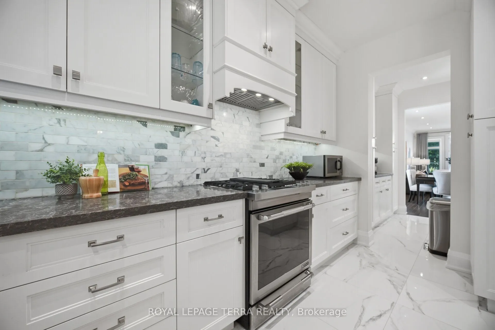 27 Minford Avenue