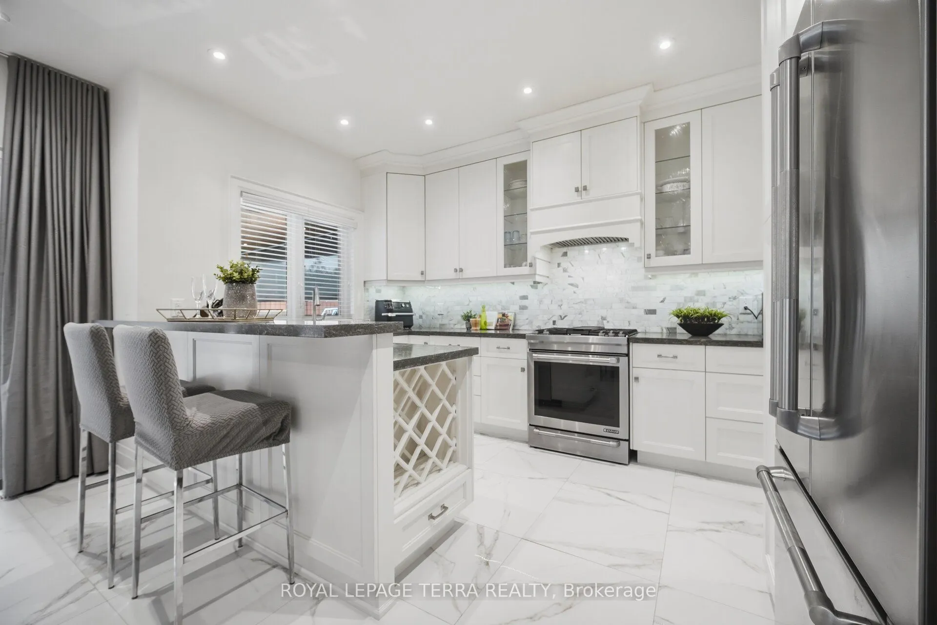27 Minford Avenue