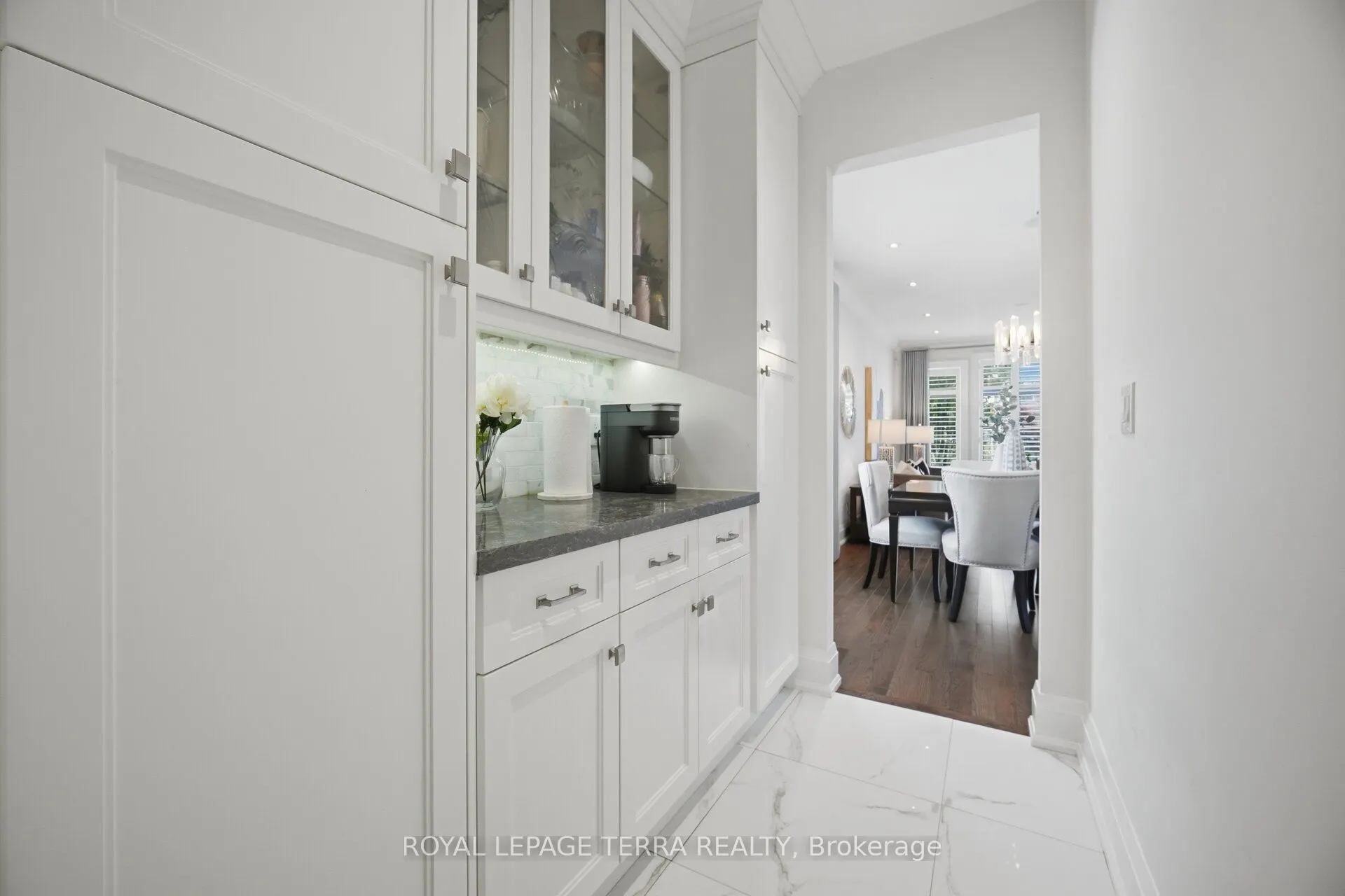 27 Minford Avenue