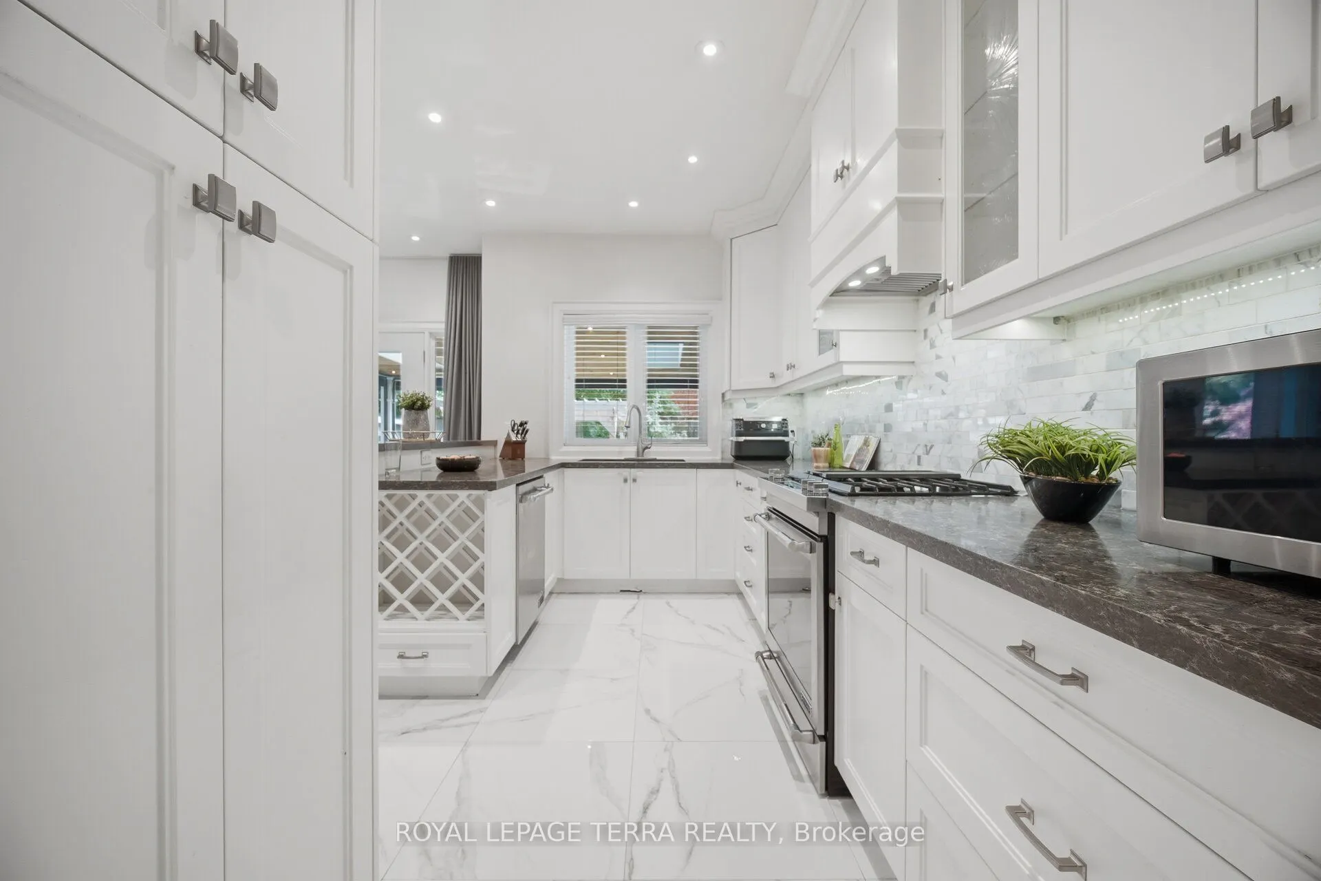 27 Minford Avenue