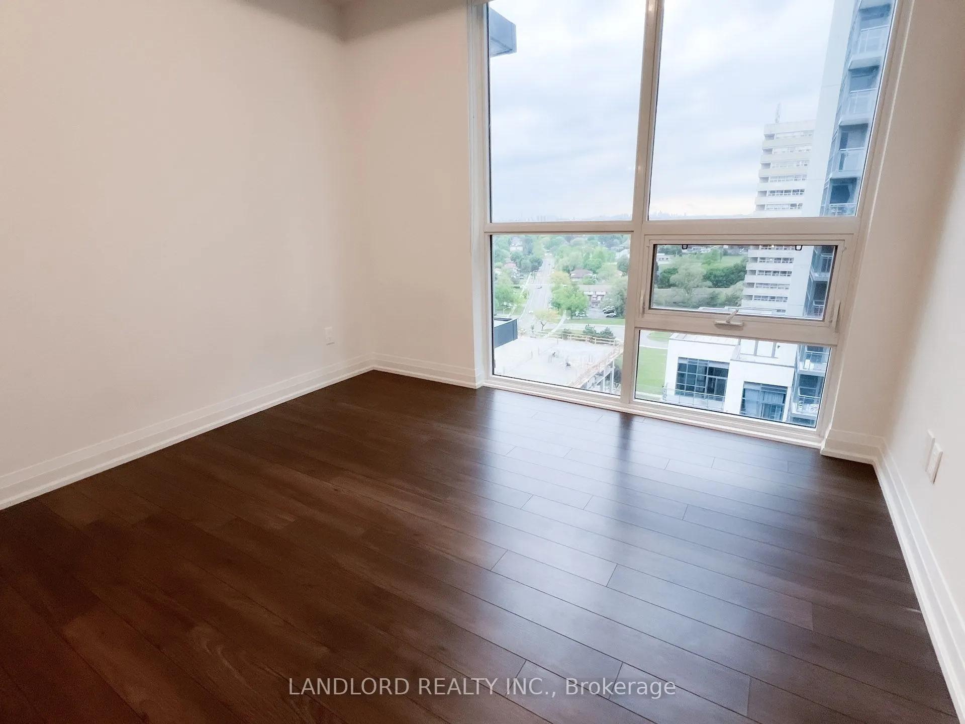 10 Meadowglen Place #1202