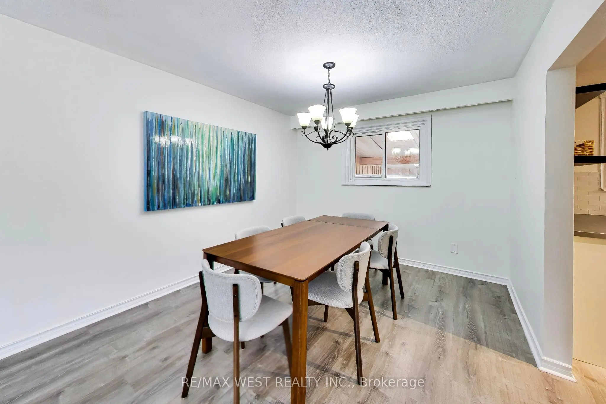 128 Roser Crescent