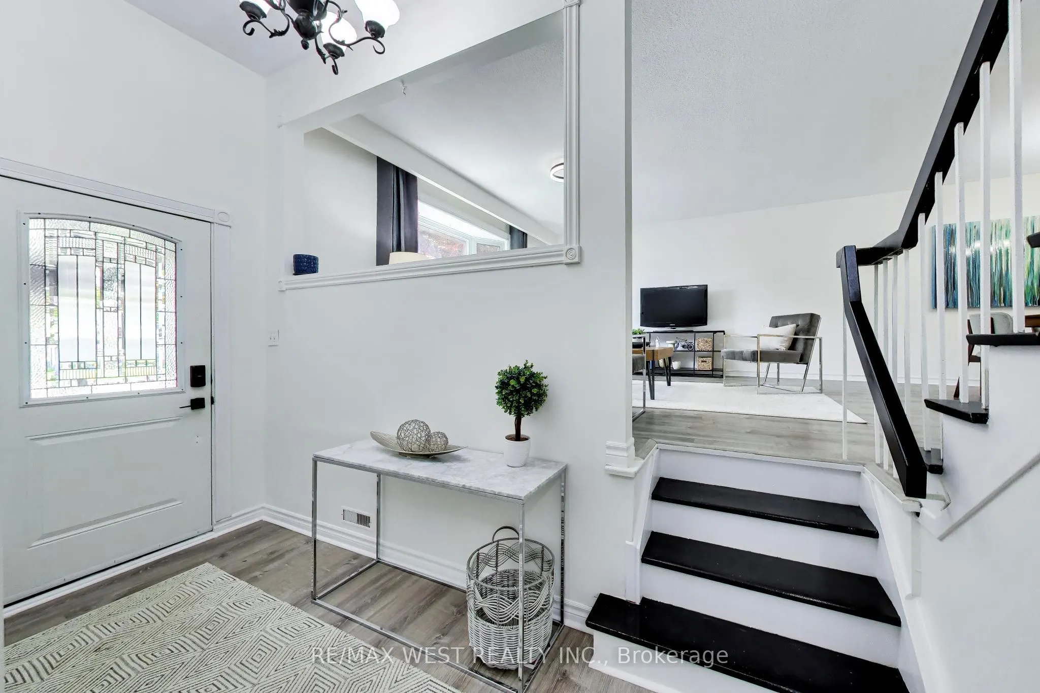 128 Roser Crescent