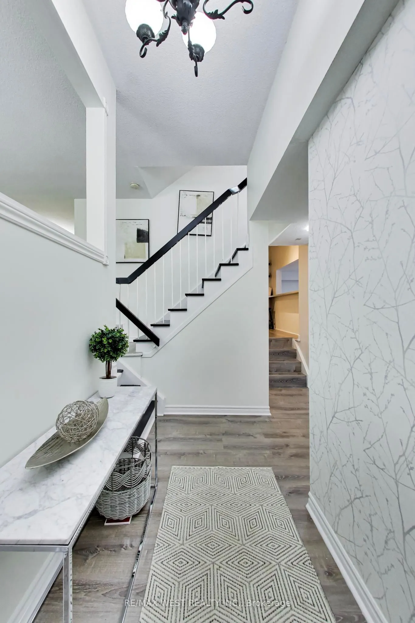128 Roser Crescent