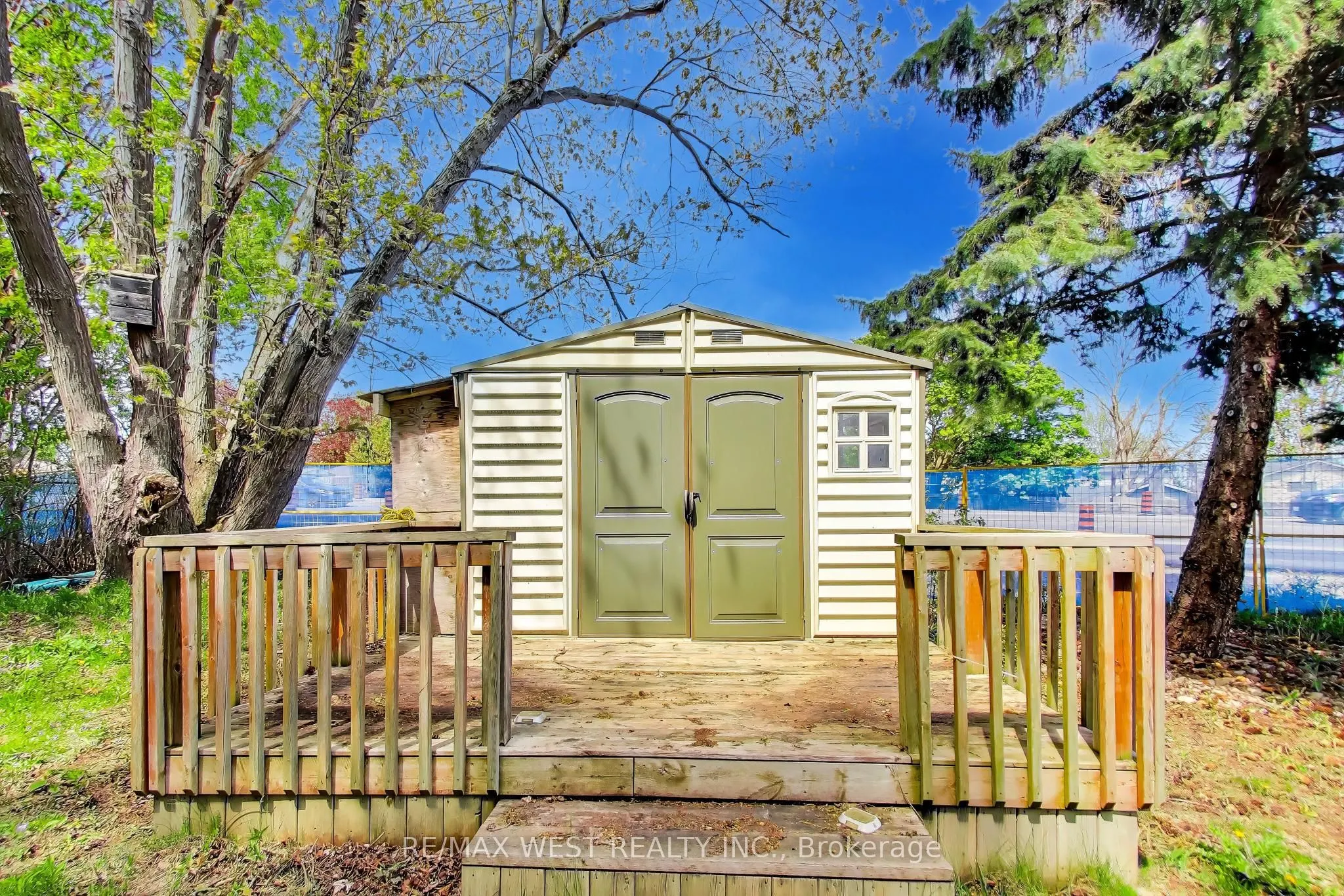 128 Roser Crescent