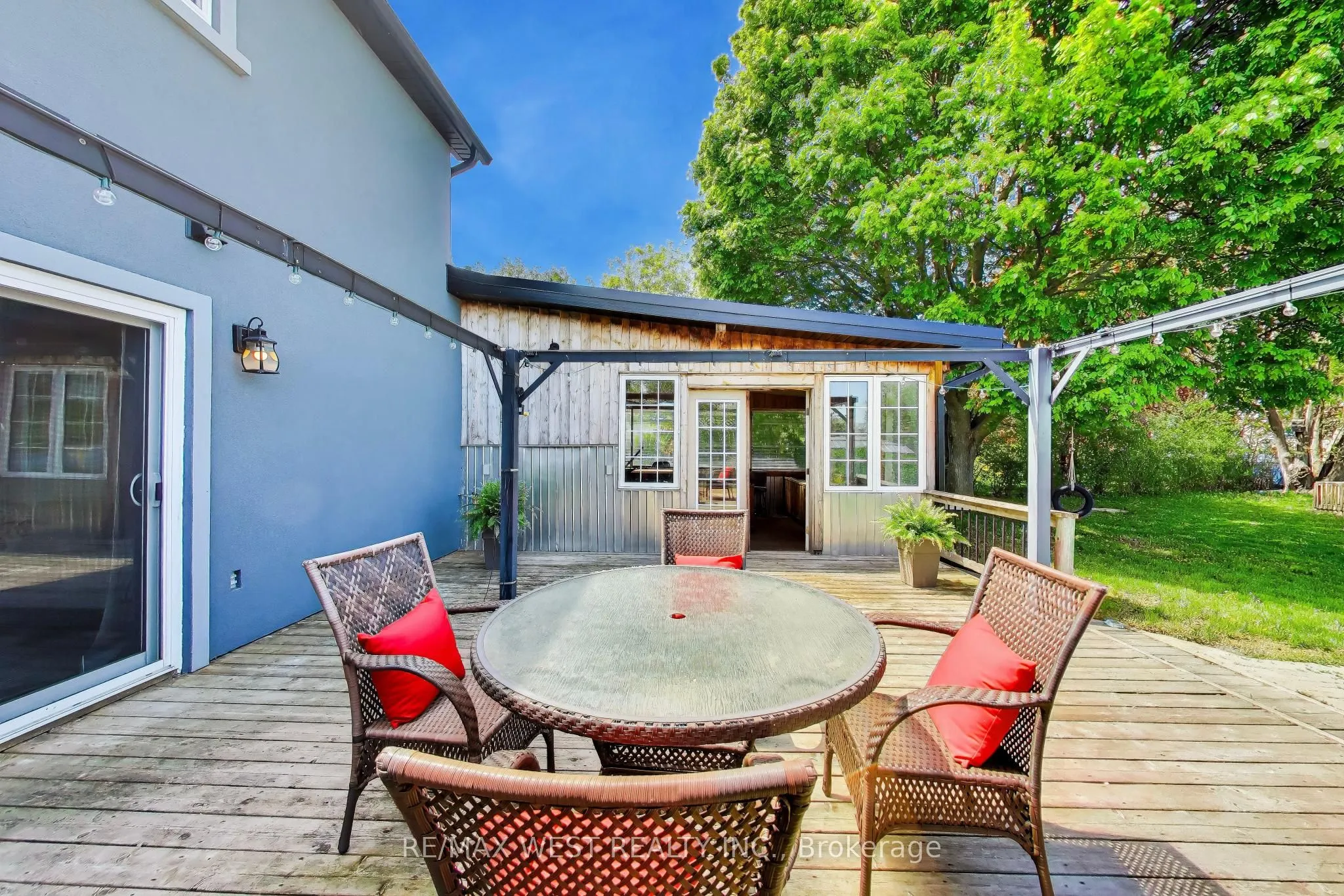 128 Roser Crescent