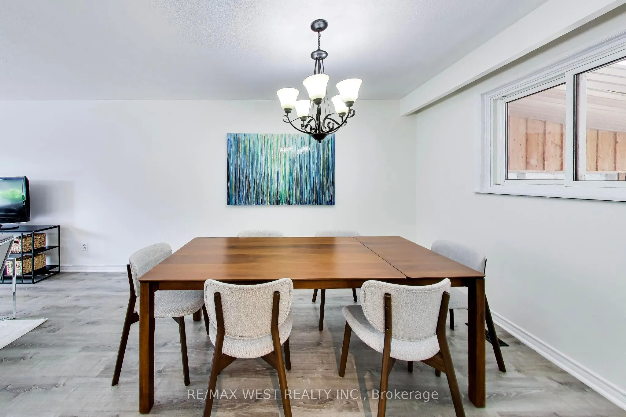 128 Roser Crescent