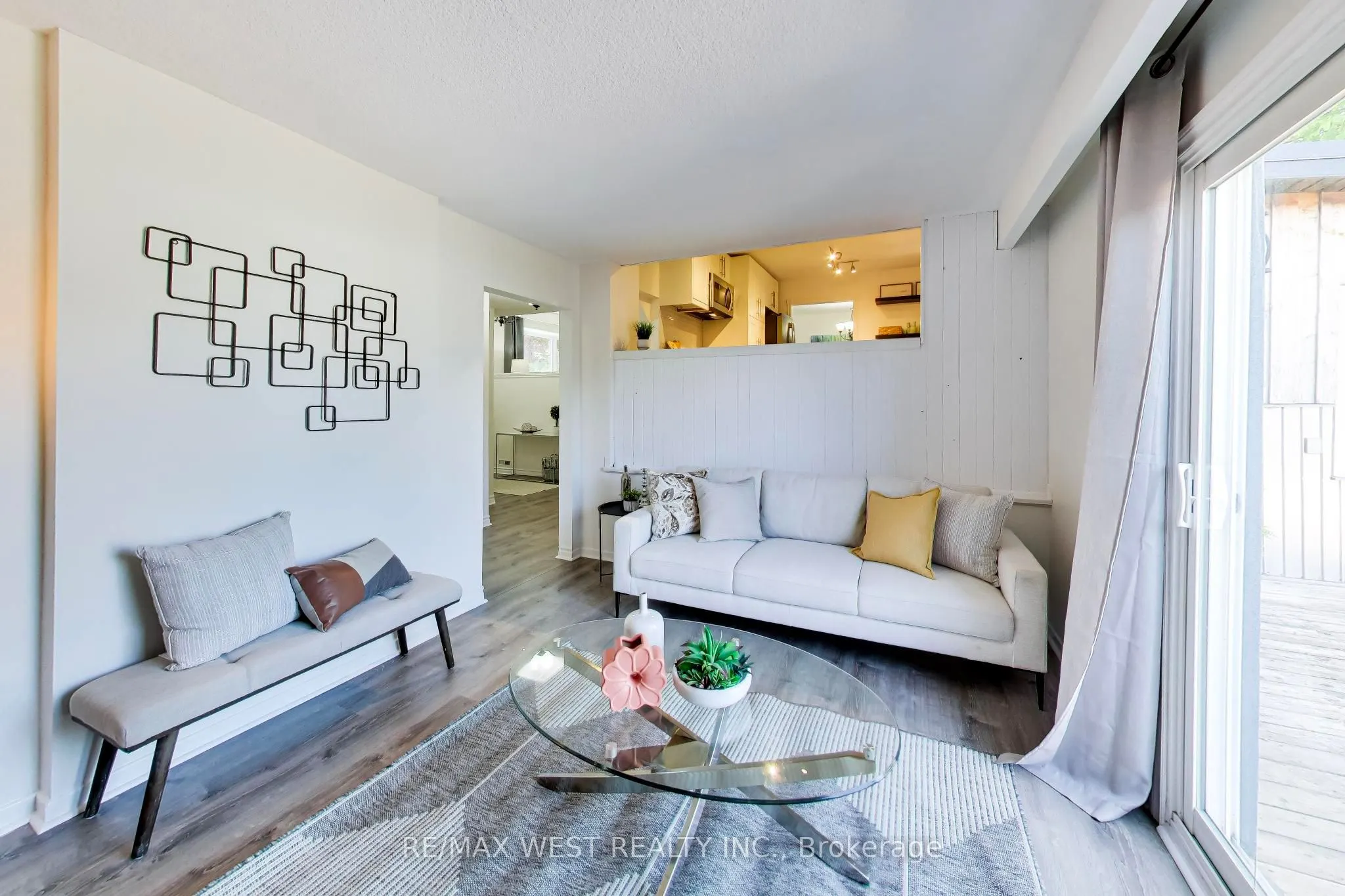 128 Roser Crescent
