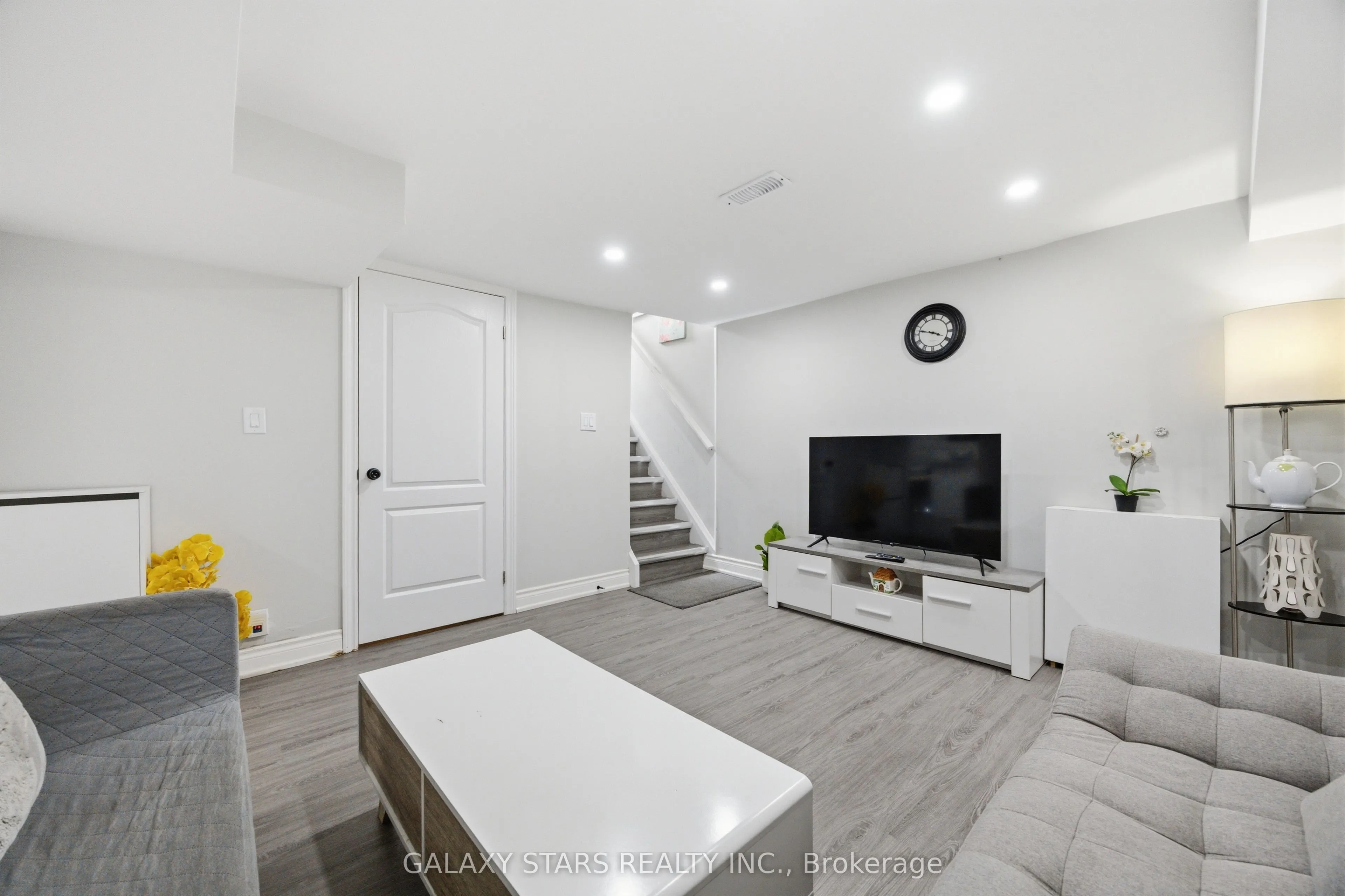 1177 Lisgar Avenue
