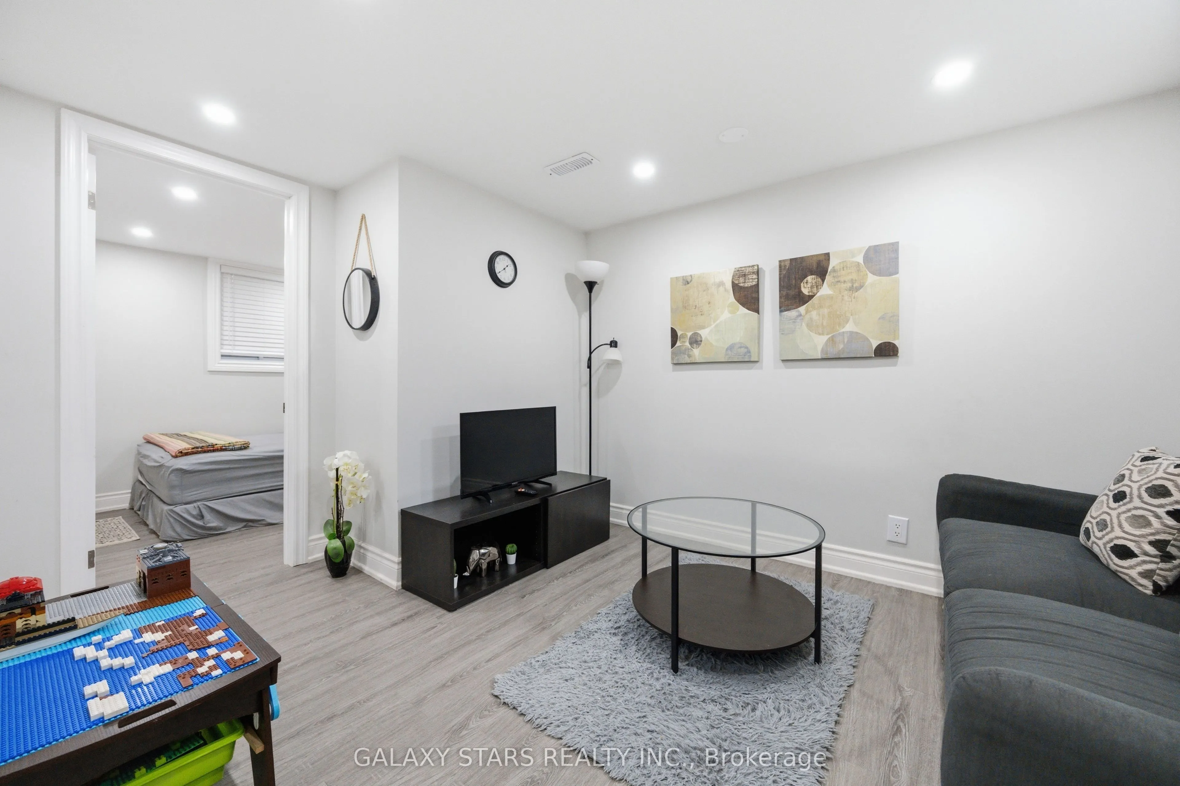 1177 Lisgar Avenue
