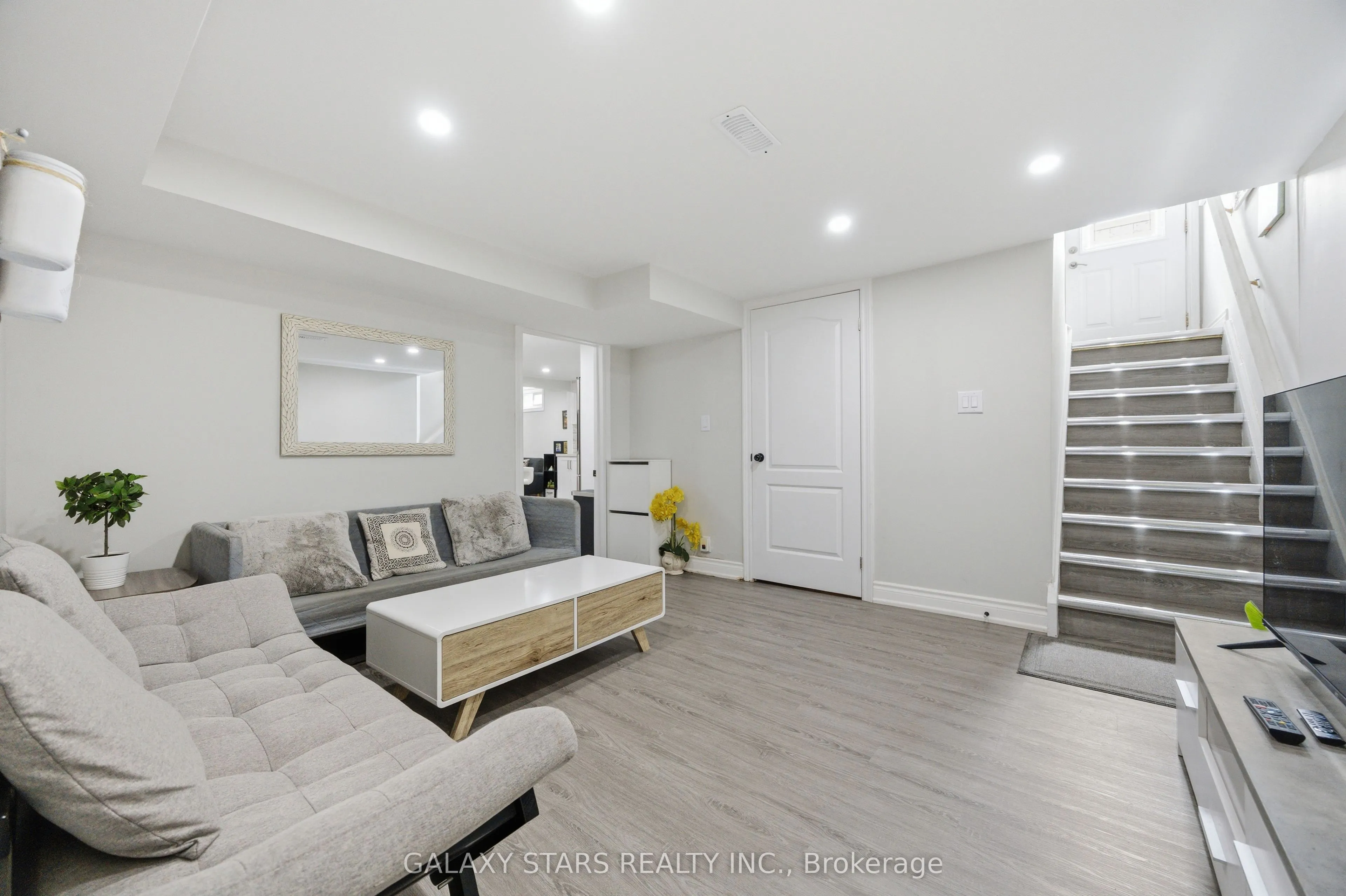 1177 Lisgar Avenue
