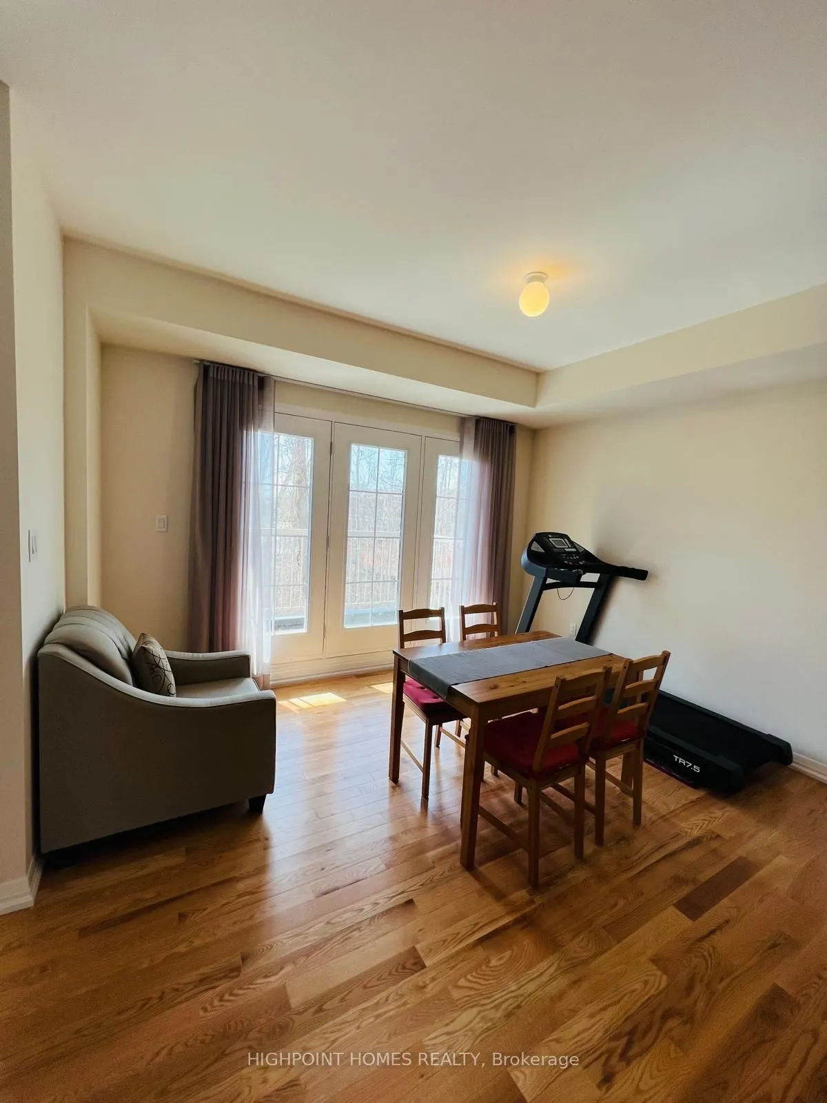 4 Coote Court