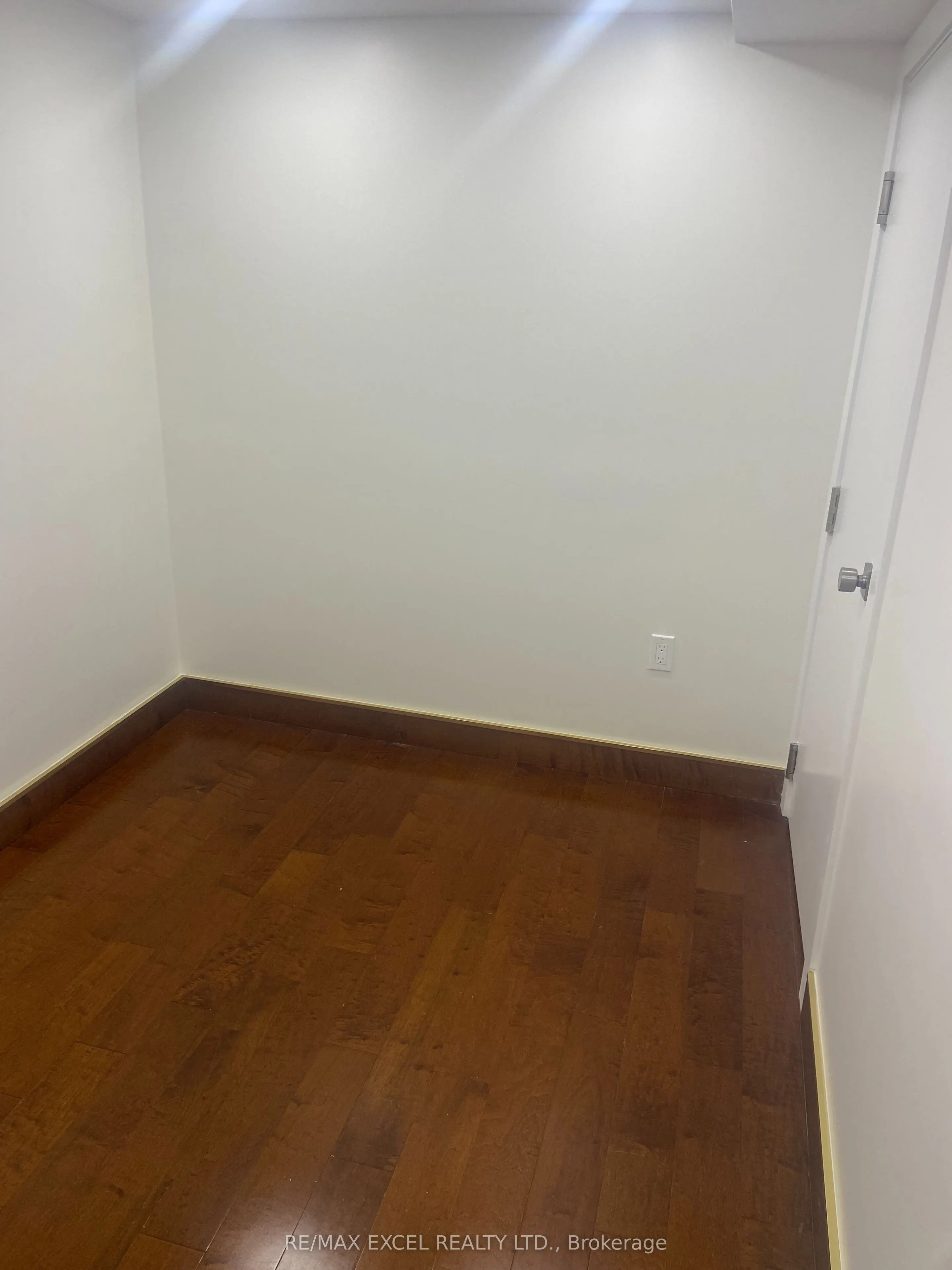 226 Elgin Street W #Basement