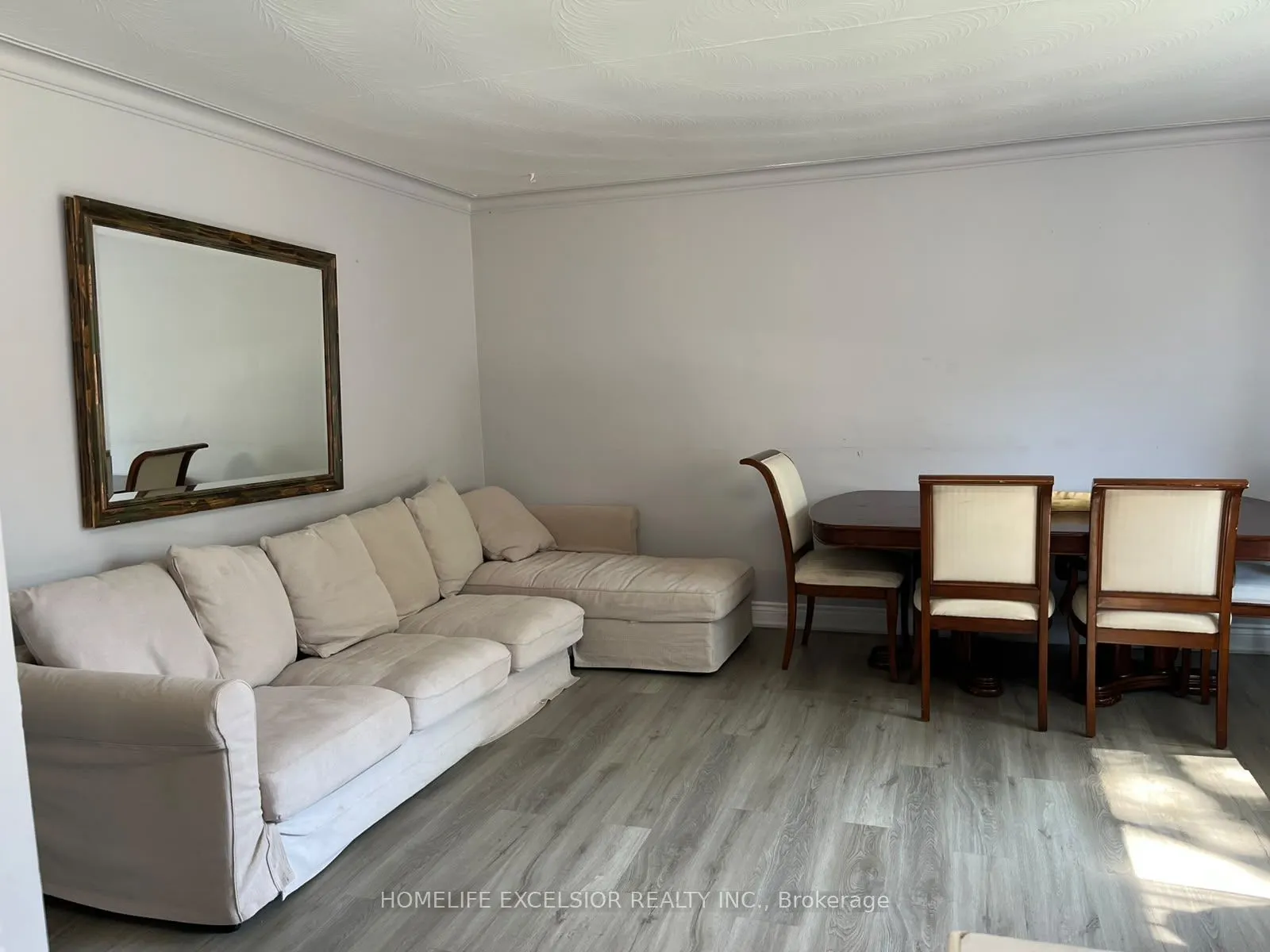 188 Confederation Drive #Main